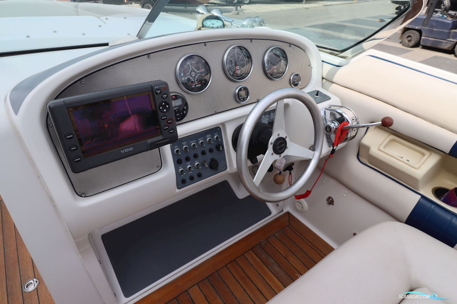 Chris Craft 28 Launch