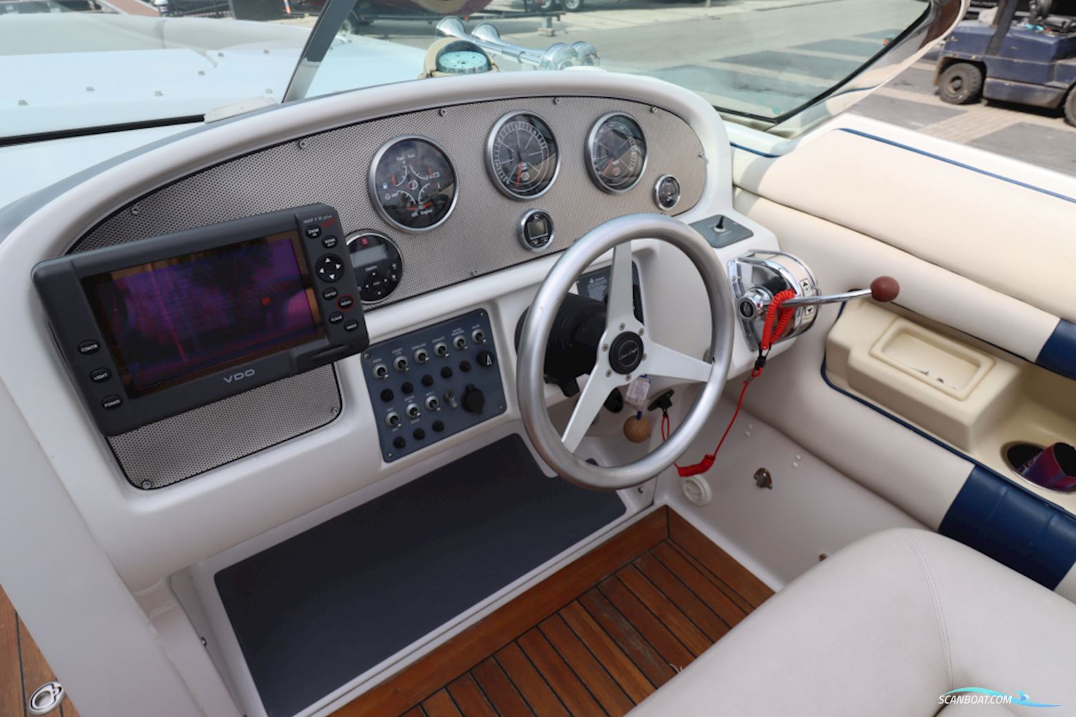 Chris Craft 28 Launch