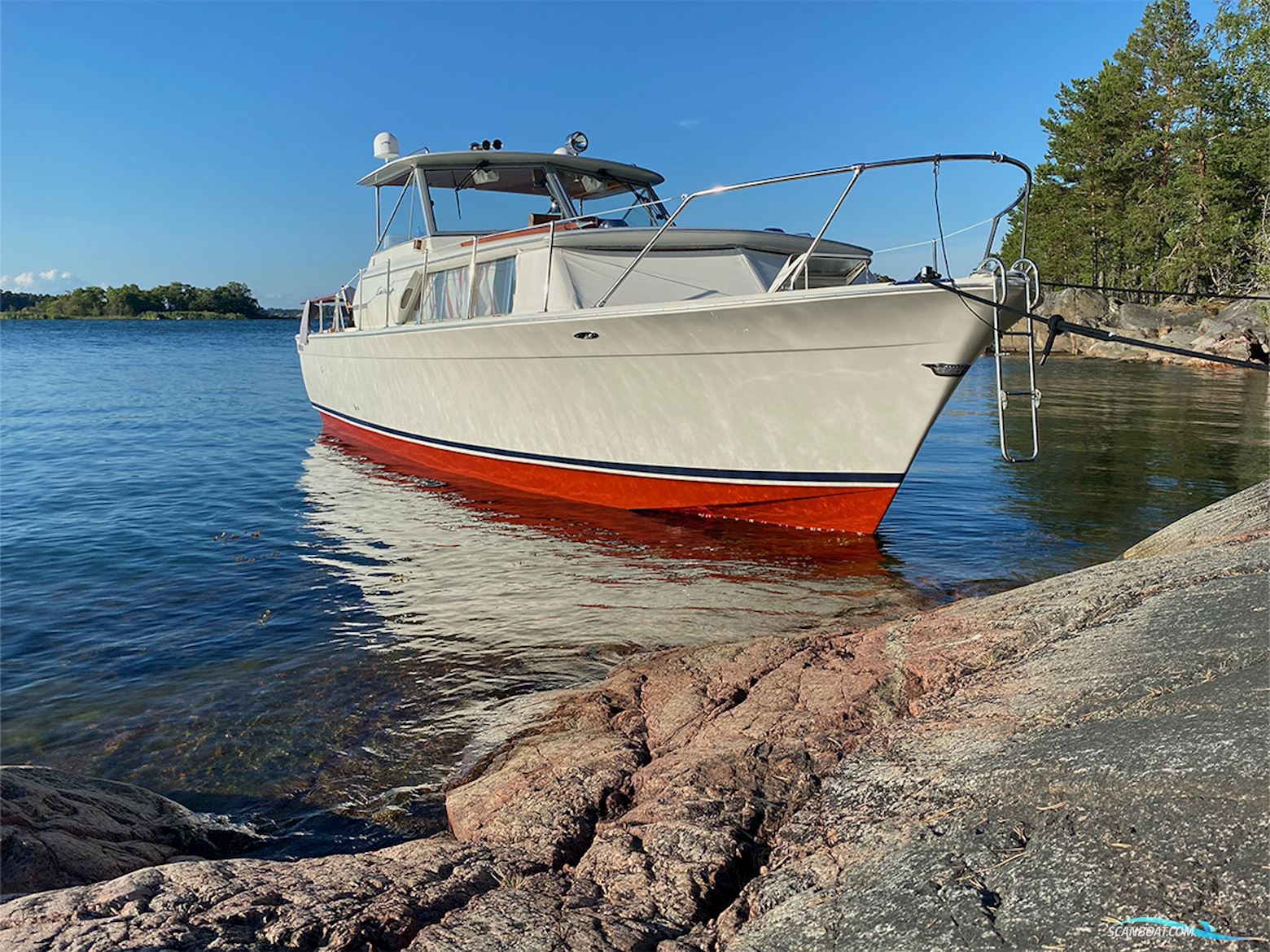 Chris-Craft 31 Commander