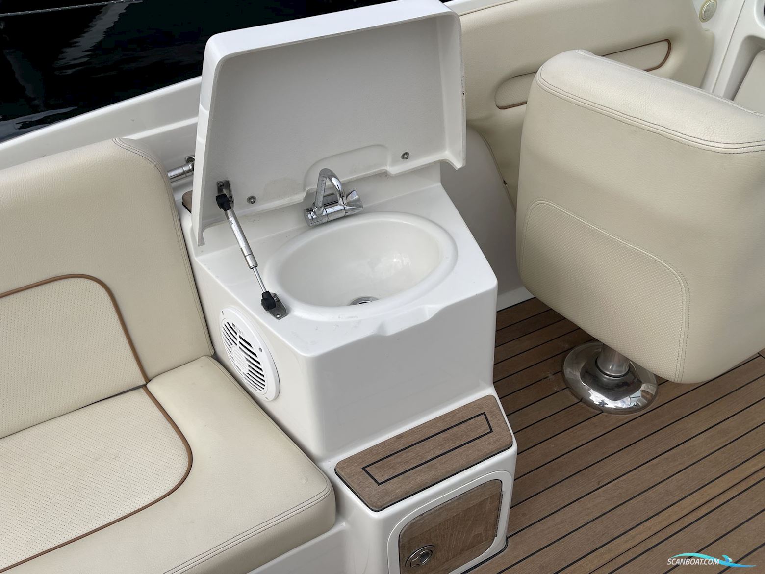 Chris-Craft Corsair 25 Heritage Edition
