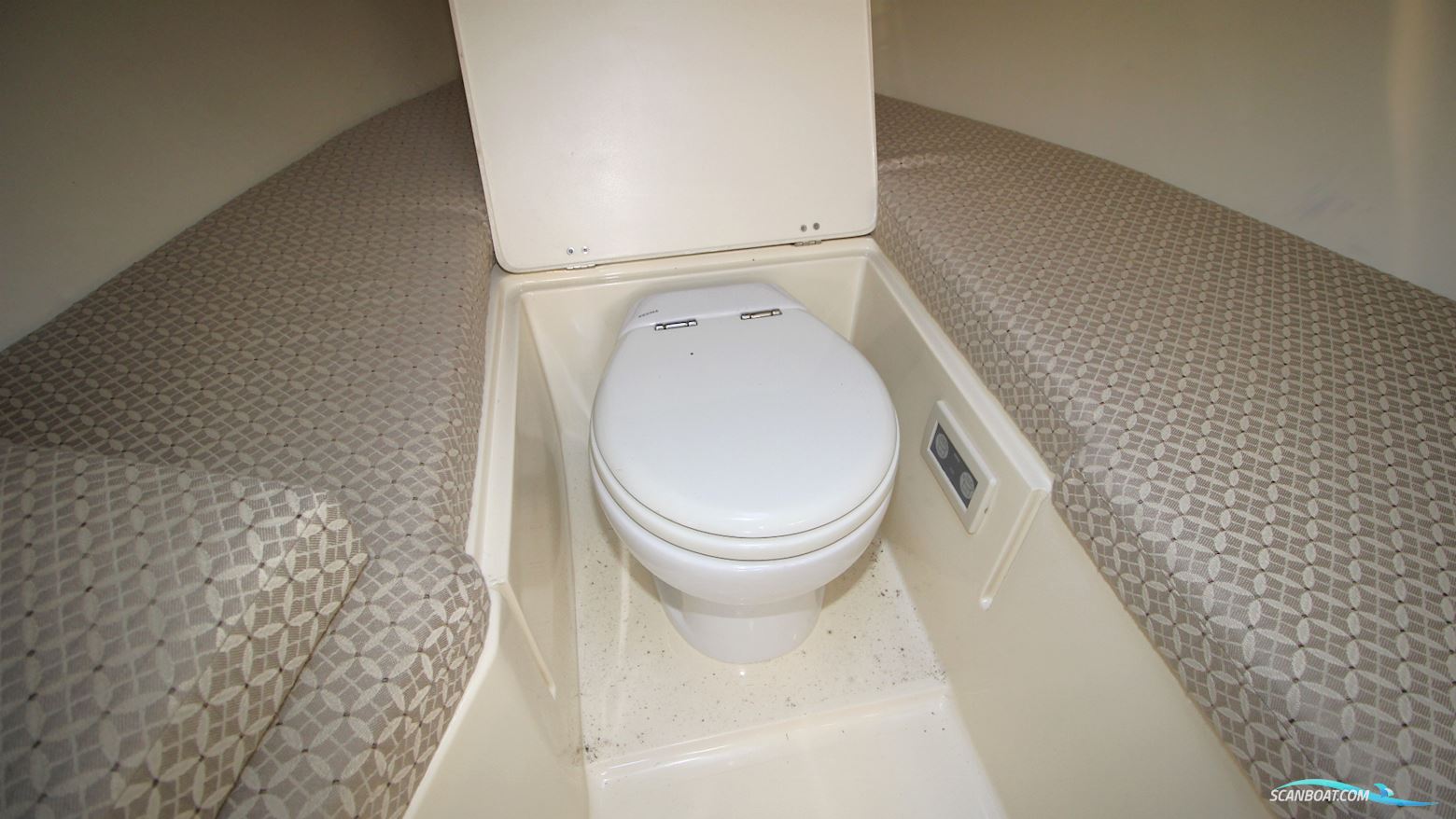 Chris Craft Corsair 28