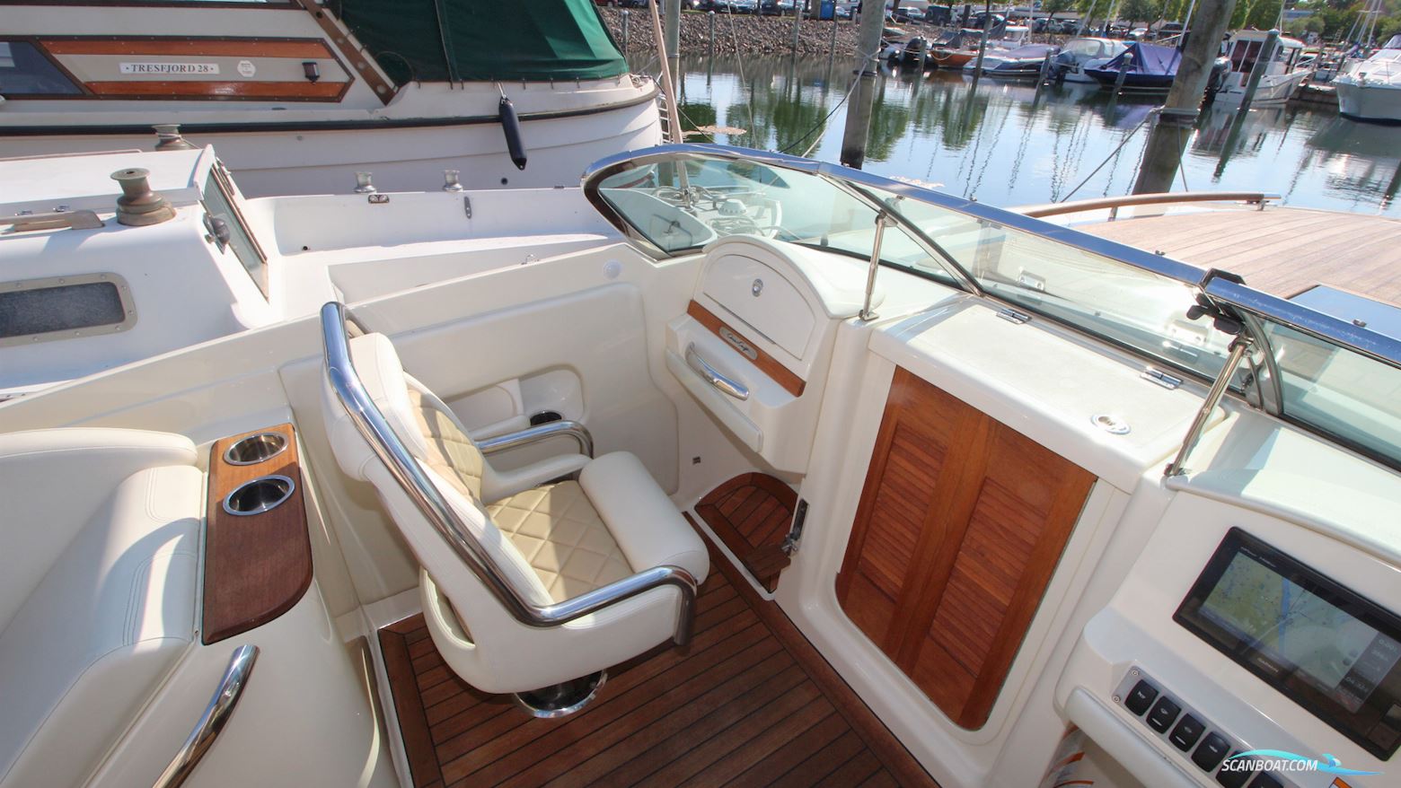 Chris Craft Corsair 28