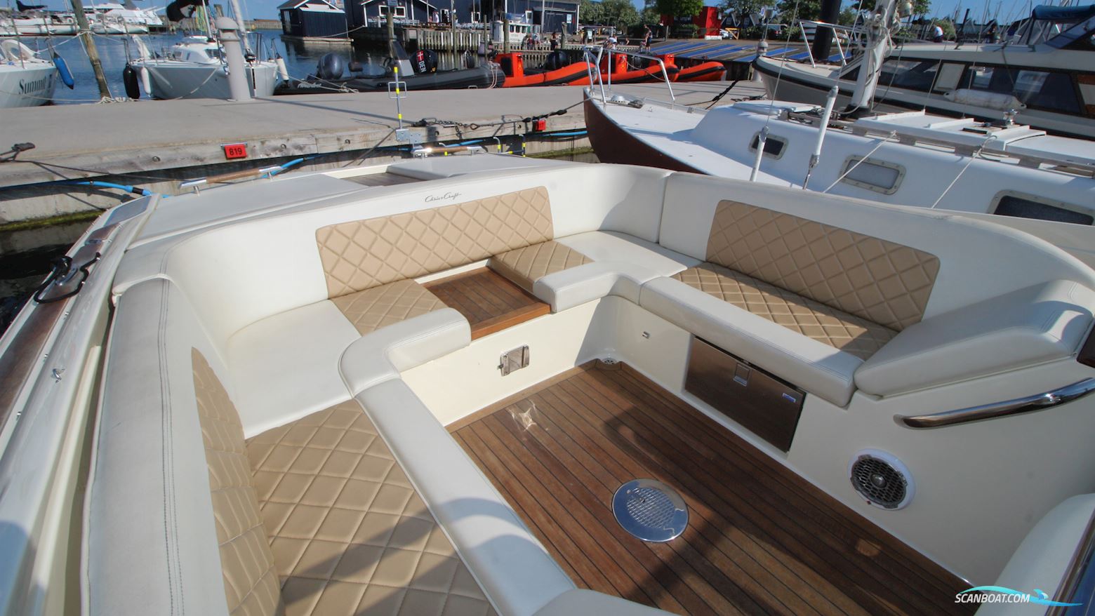 Chris Craft Corsair 28