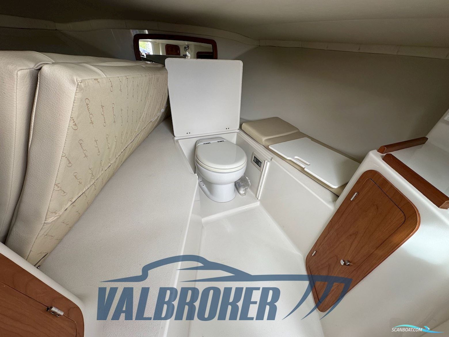 Chris Craft Corsair 28