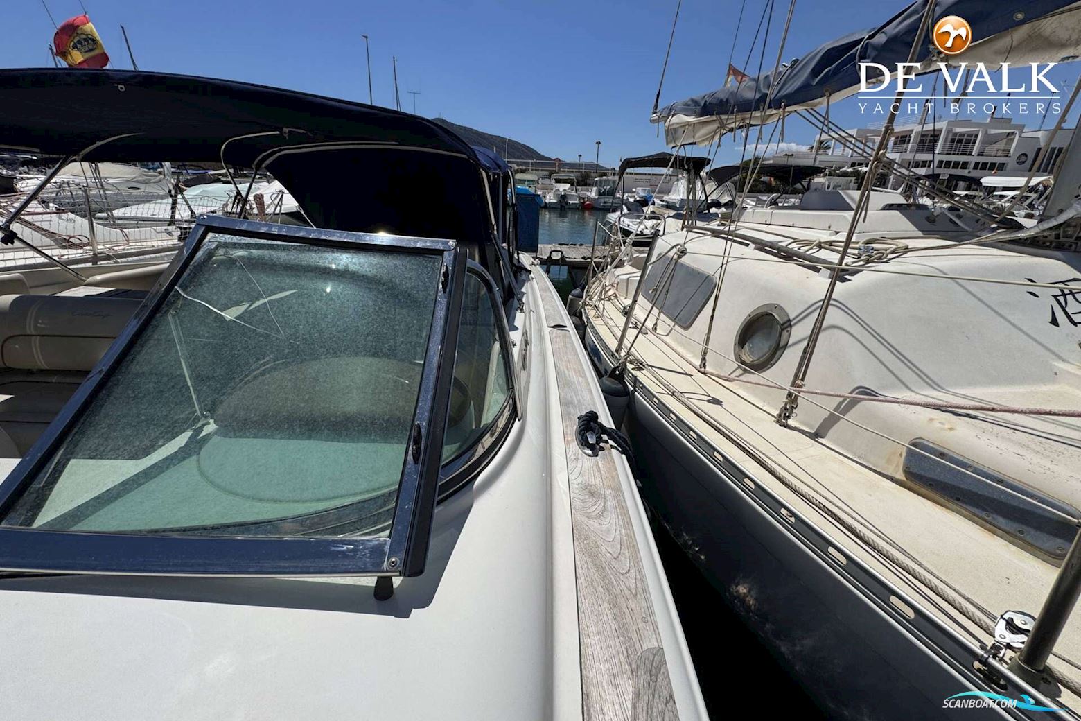 Chris-Craft Corsair 28