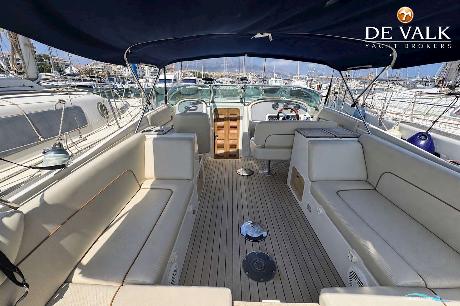 Chris-Craft Corsair 28
