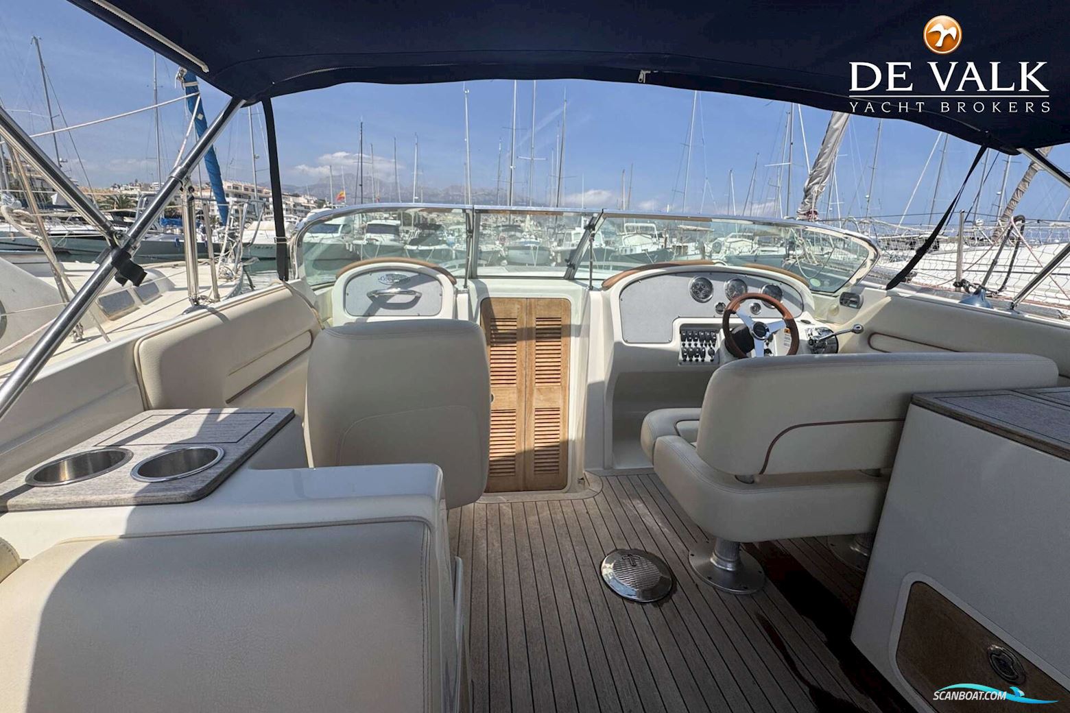 Chris-Craft Corsair 28