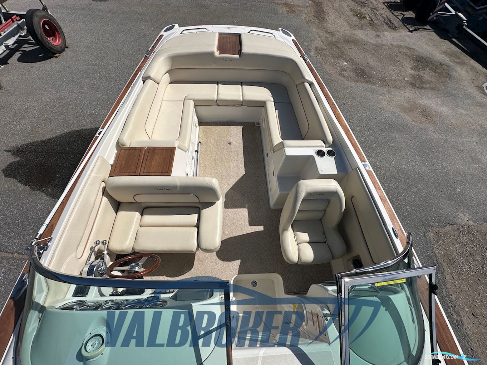 CHRIS CRAFT CORSAIR 28