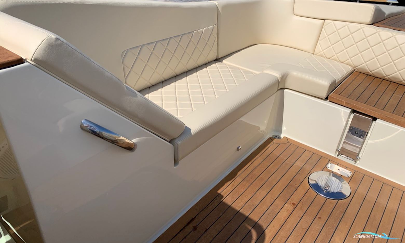 Chris-Craft Corsair 32