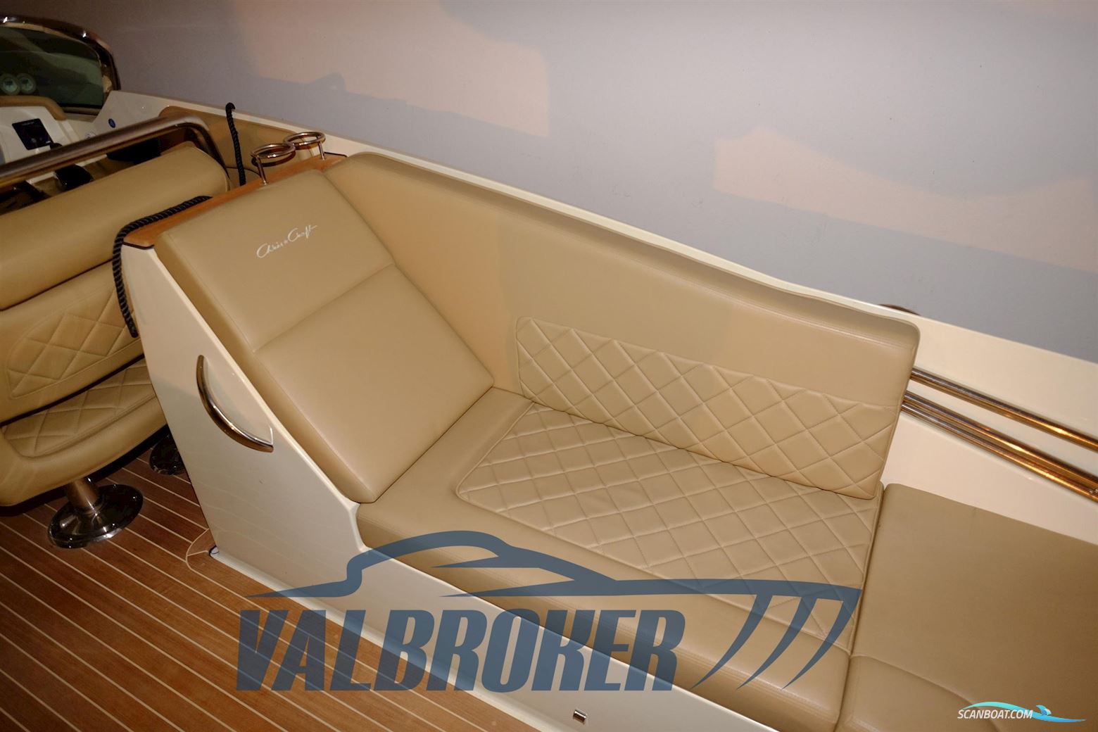 CHRIS CRAFT CORSAIR 32