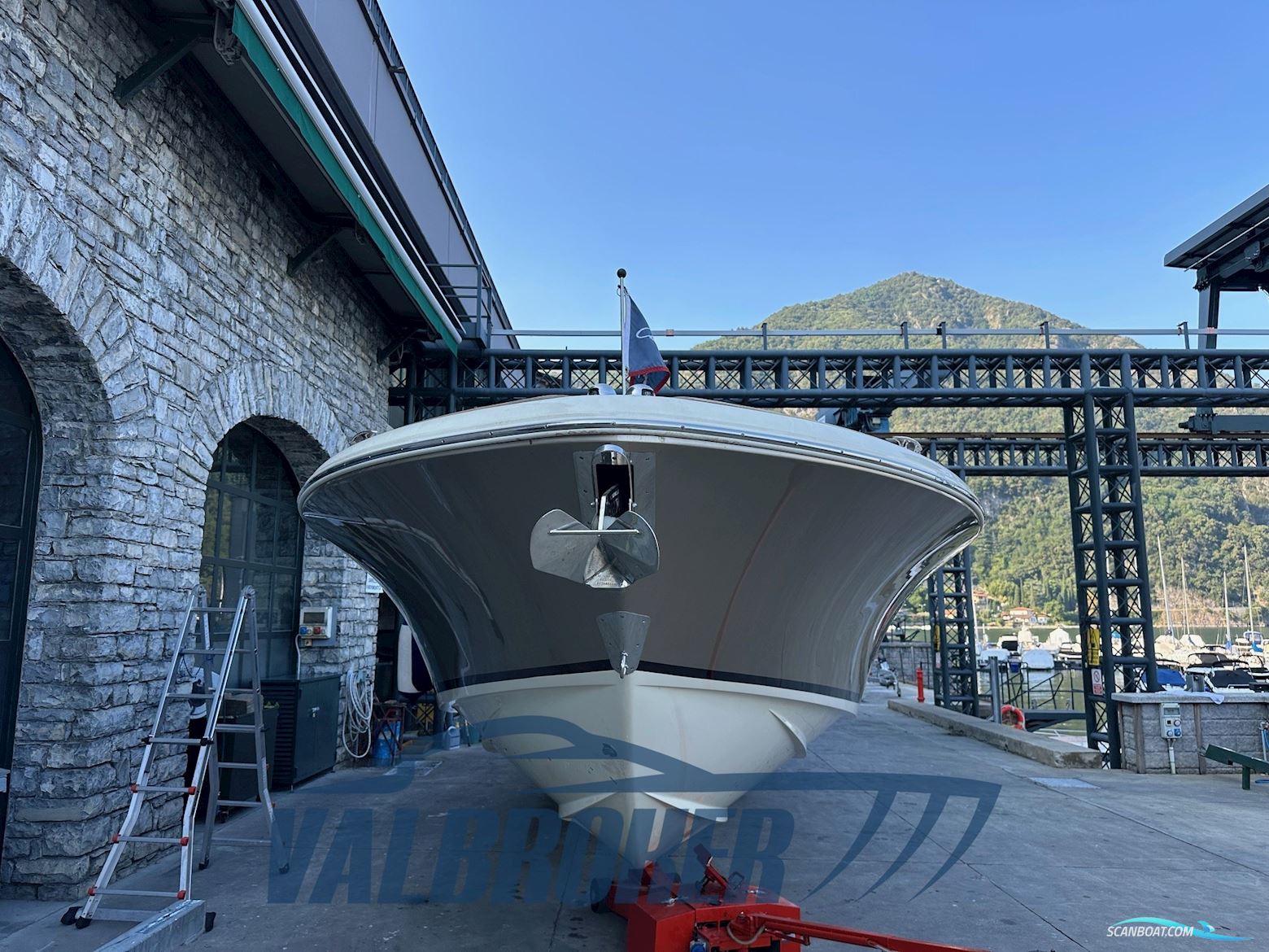 CHRIS CRAFT CORSAIR 32