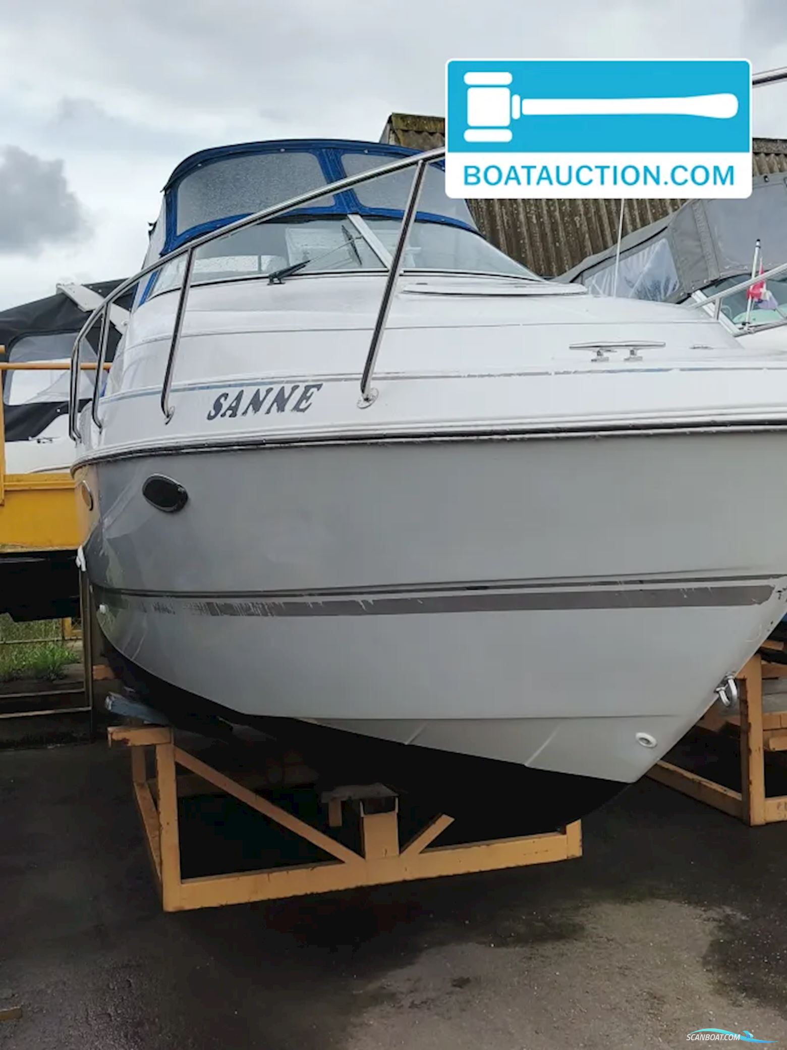 CHRIS CRAFT Crowne 262
