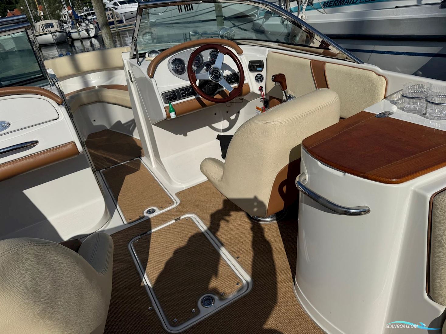 Chris Craft Launch 25