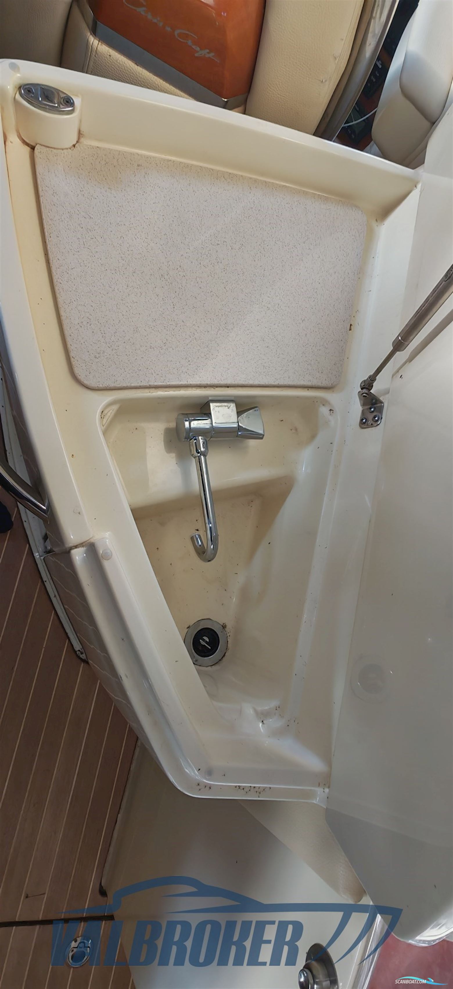 Chris Craft Launch 28 GT - Heritage Edition