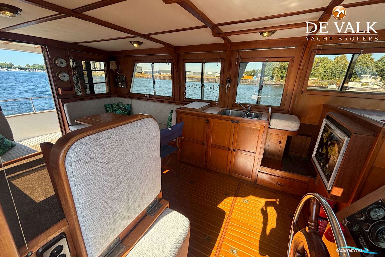 CHUNG HWA BOAT BUILDING TRAWLER 36 SEA SEDAN