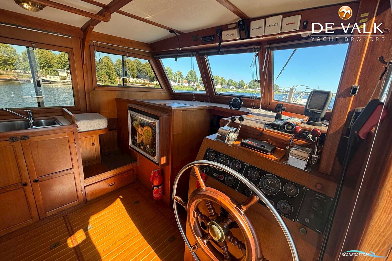 CHUNG HWA BOAT BUILDING TRAWLER 36 SEA SEDAN