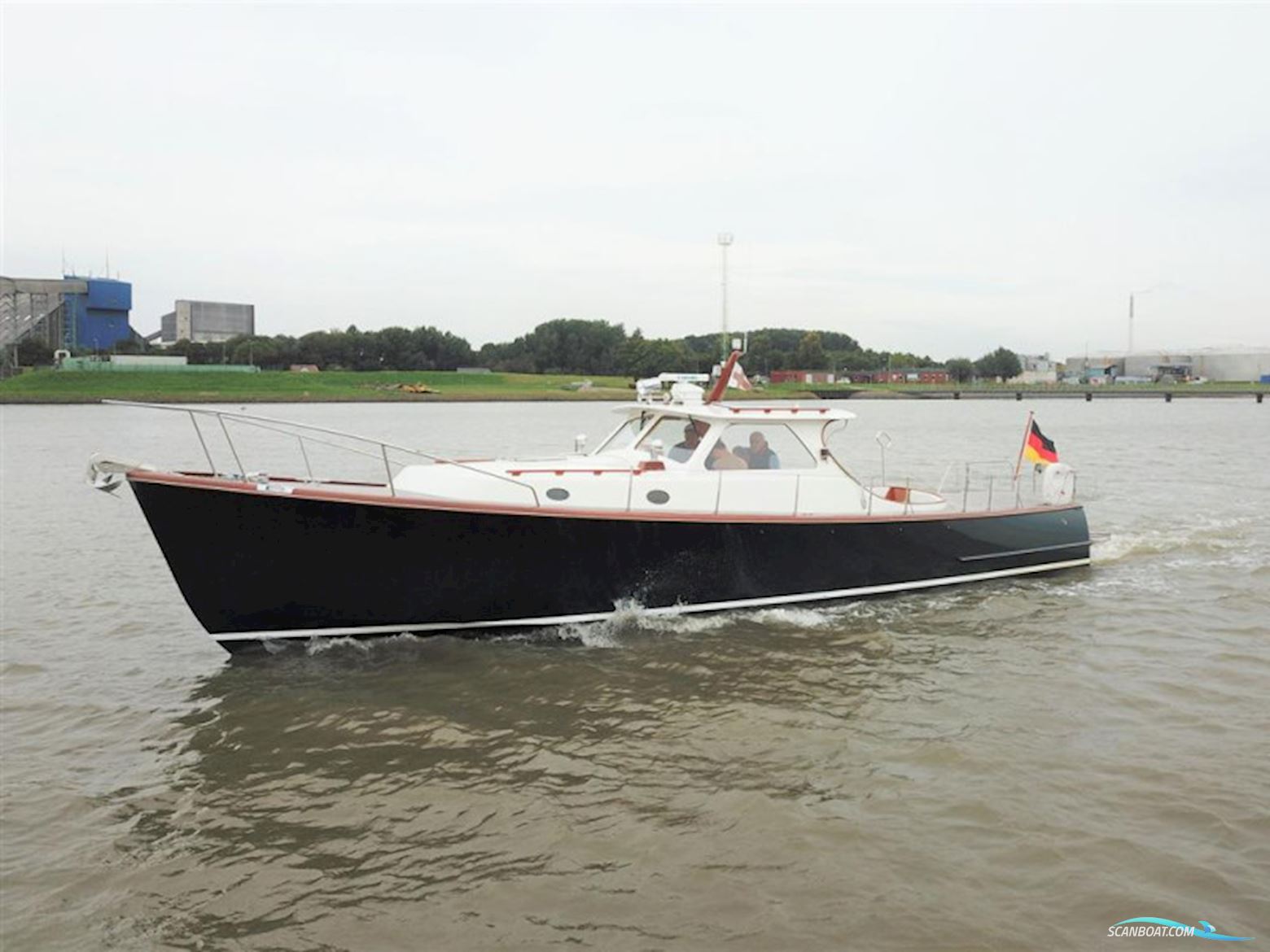 Classic Coaster 38 Motorboot 2000, Deutschland