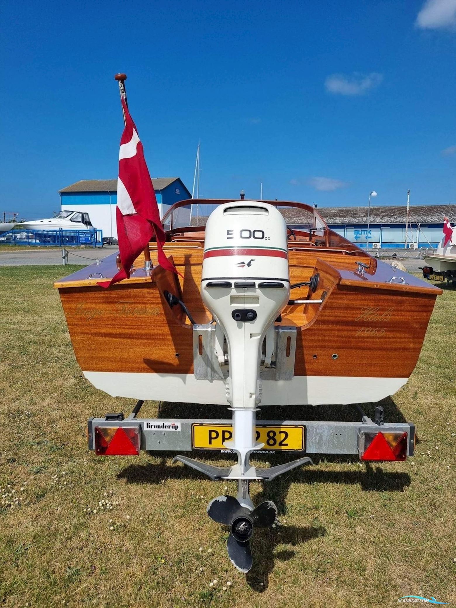 Classic Mahogany Daycruiser