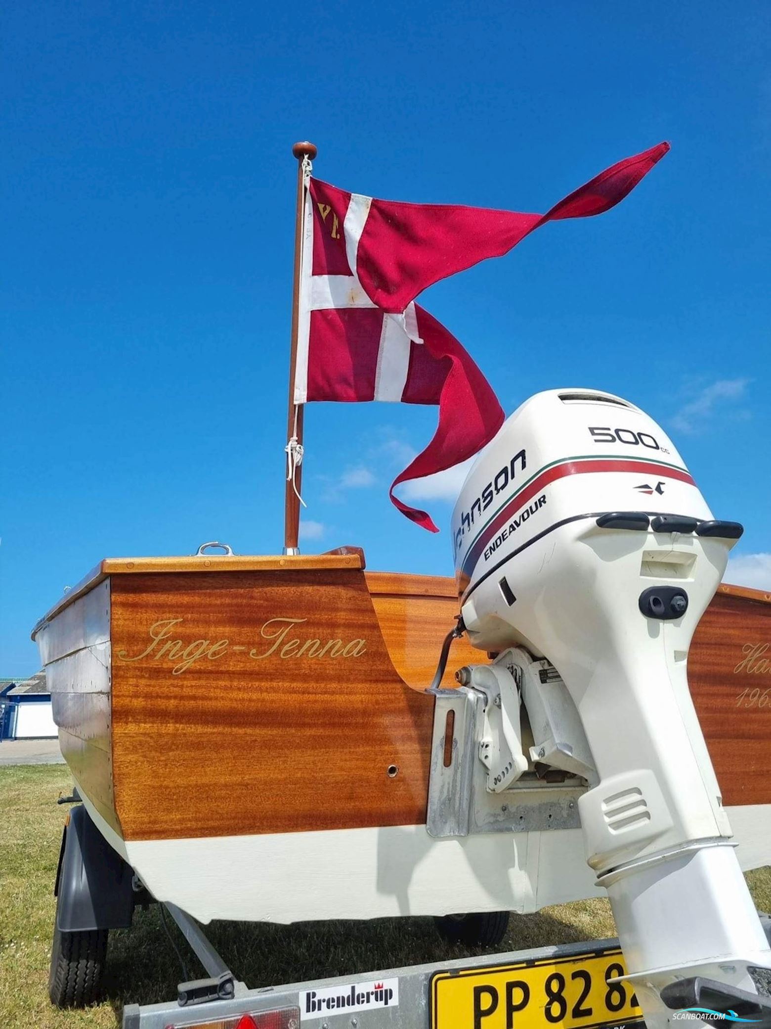 Classic Mahogany Daycruiser