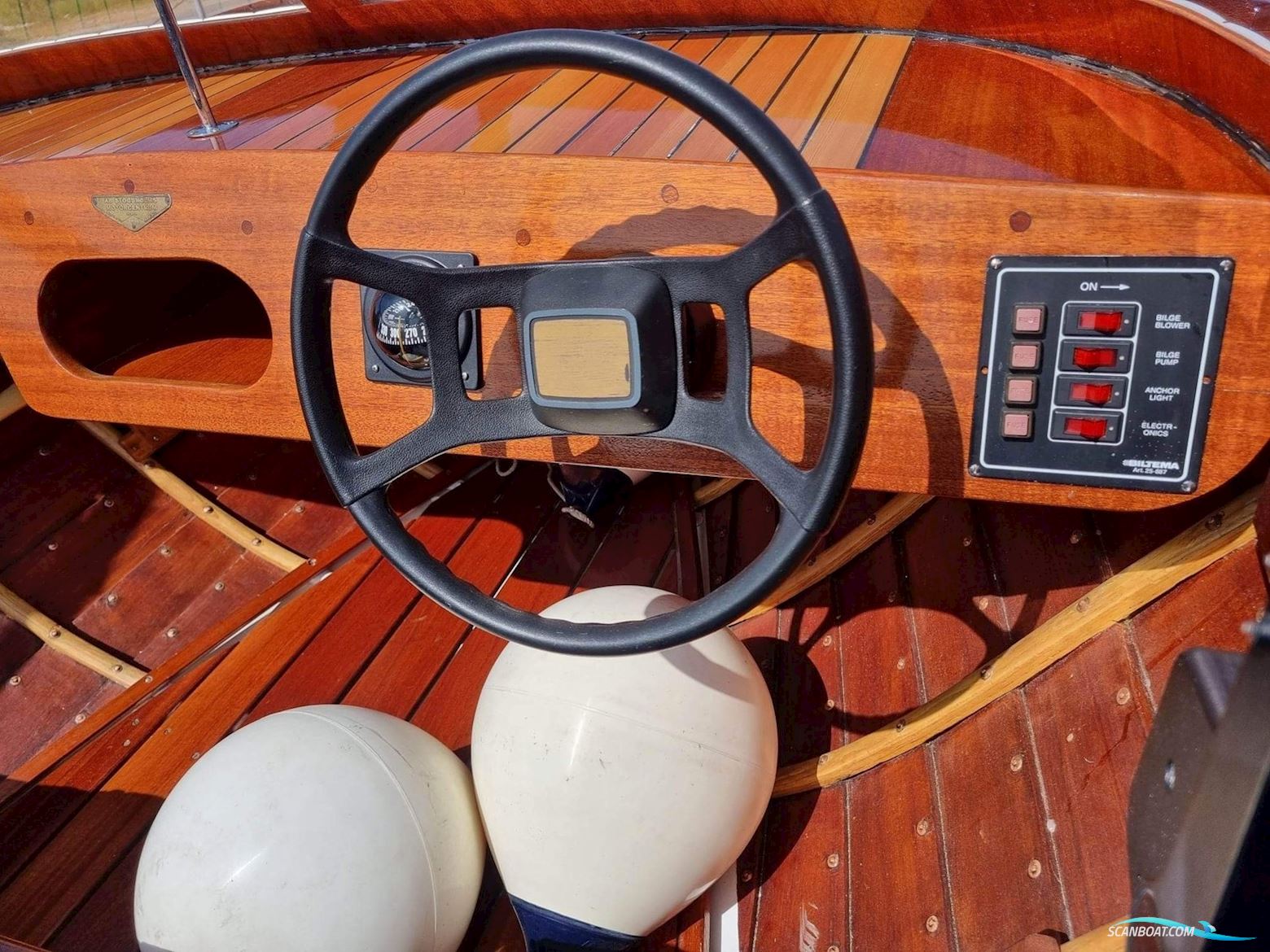 Classic Mahogany Daycruiser