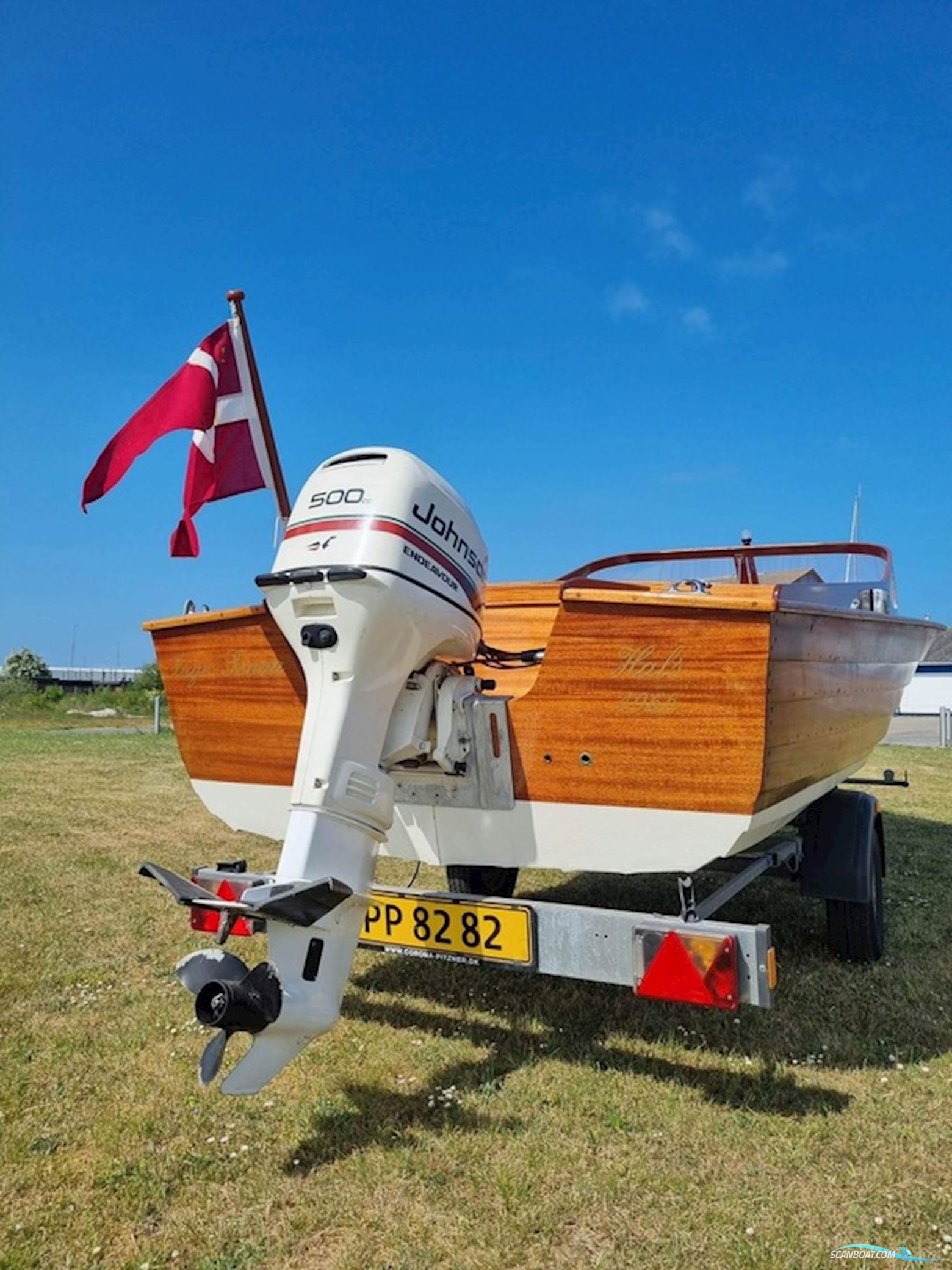 Classic Mahogany Daycruiser