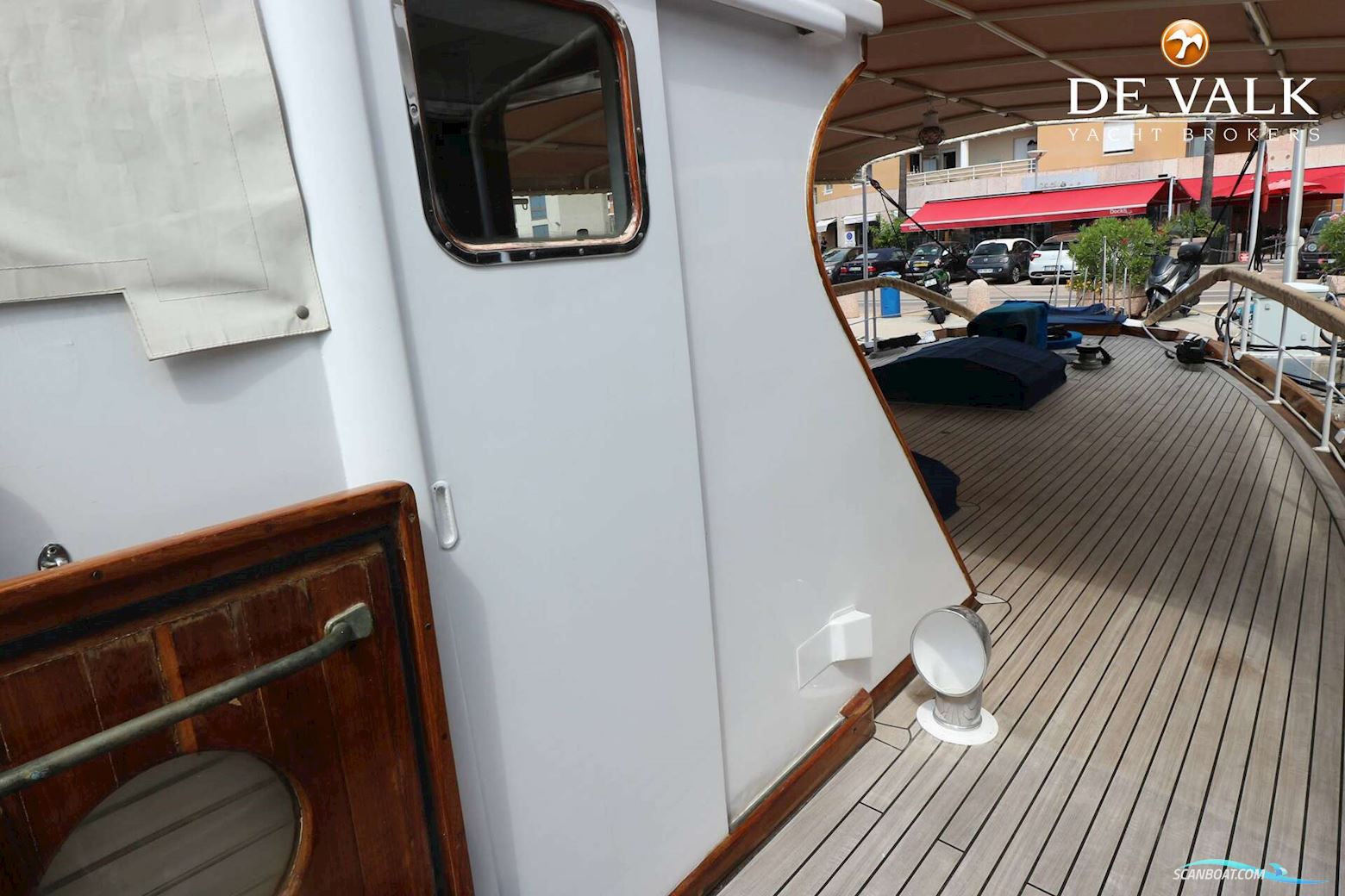 Classic Motor Yacht