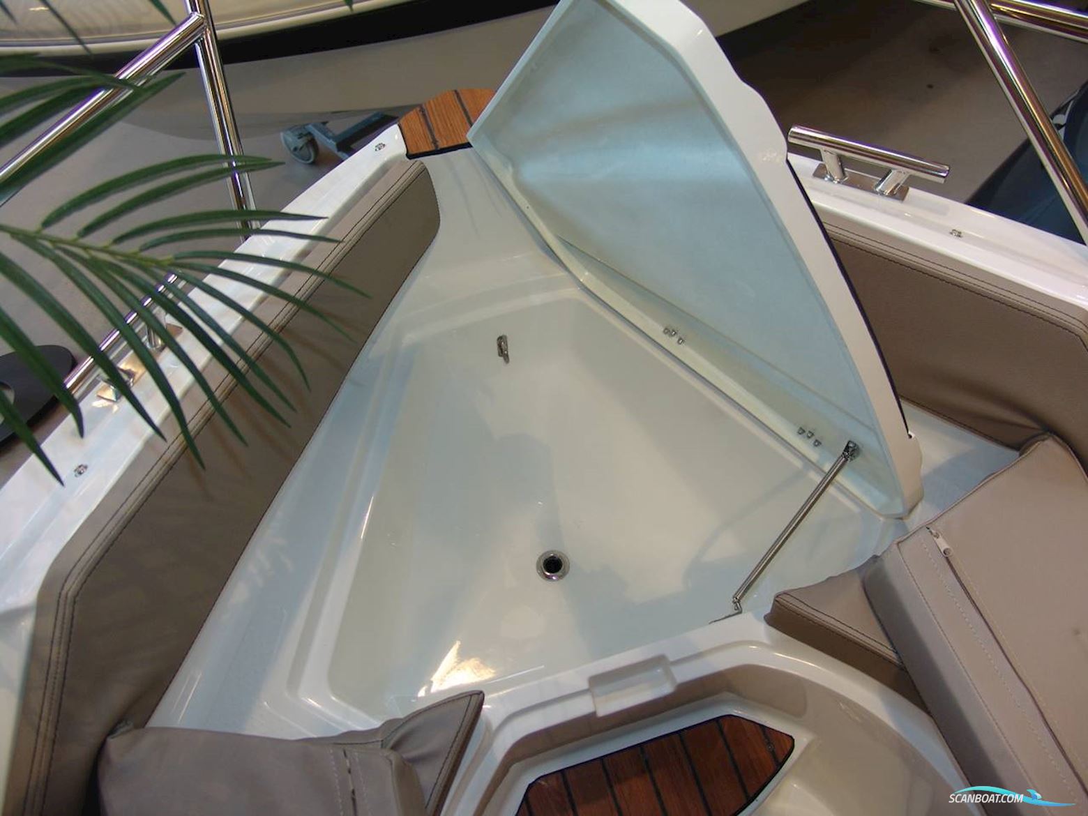 Coaster 600 BR - 100 HK Yamaha/Udstyr