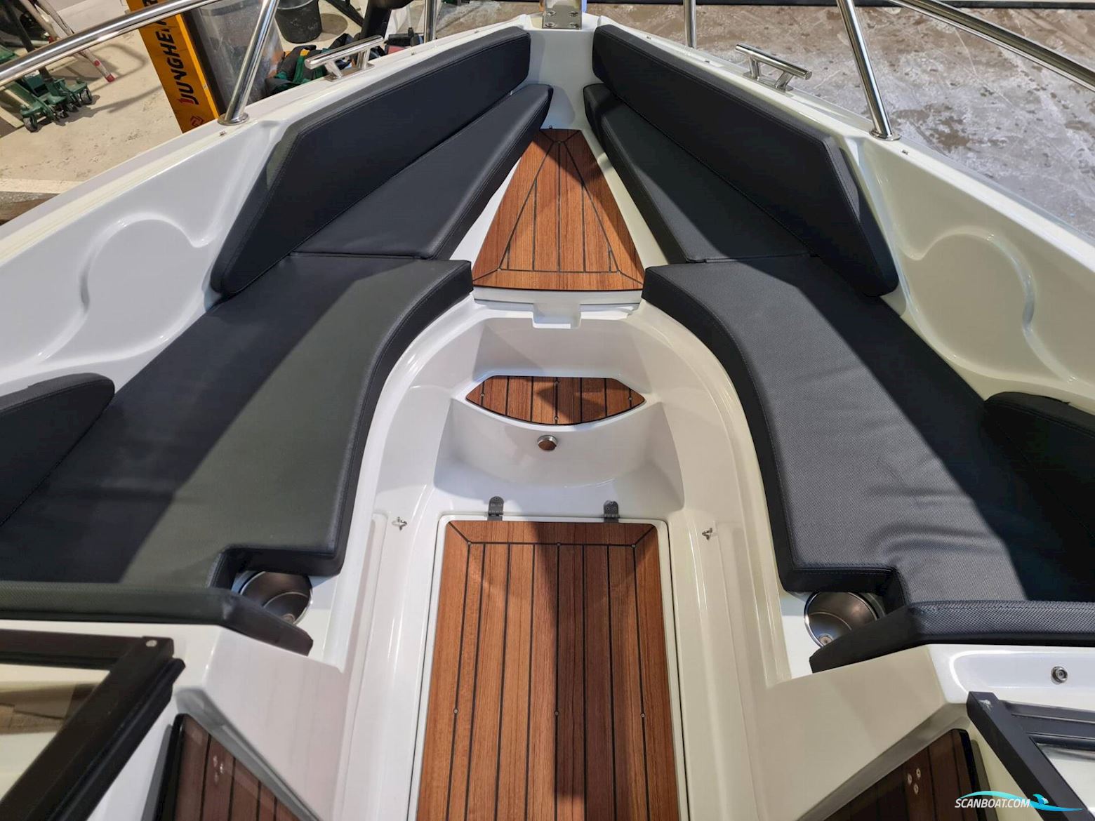 Coaster 600 BR m/100 HK Yamaha og udstyr