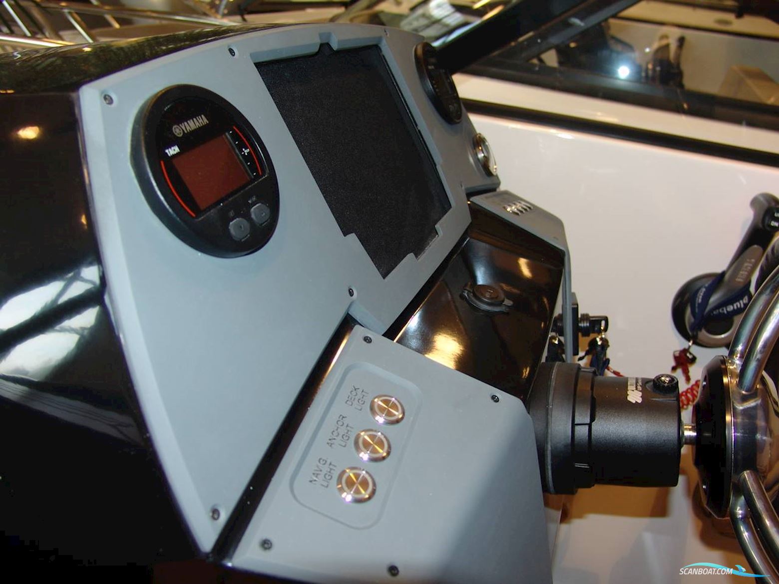 Coaster 600 DC - 100 HK Yamaha/Udstyr