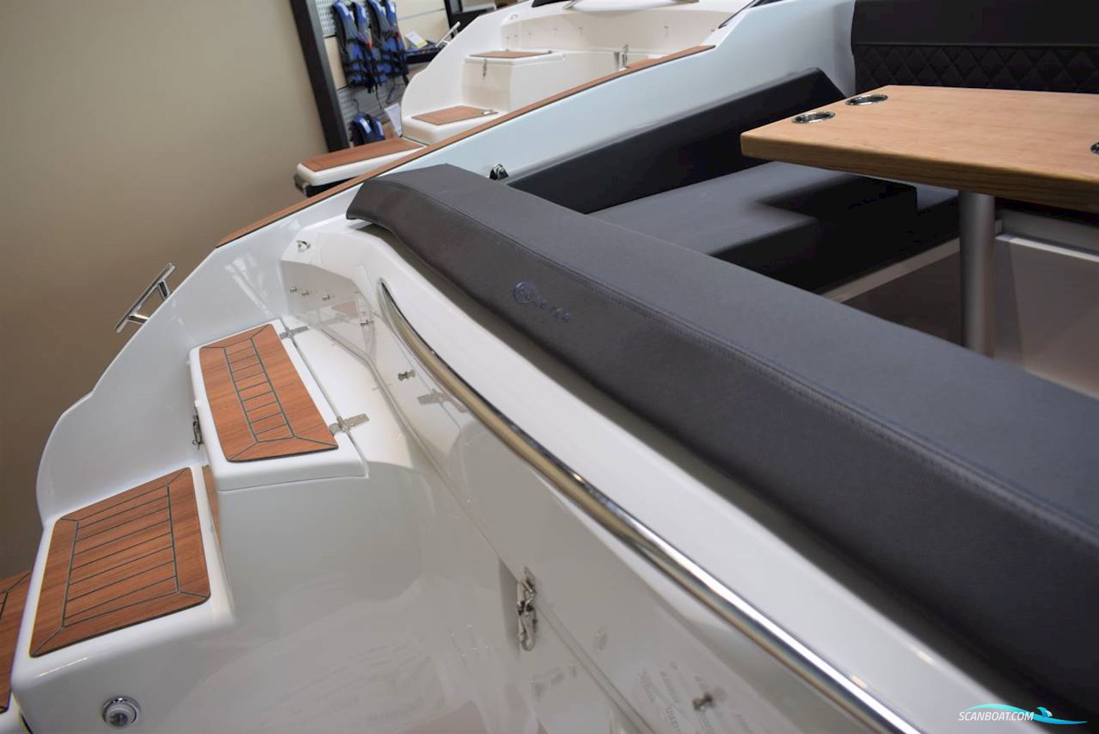 Coaster 600 DC - 150 HK Yamaha/udstyr