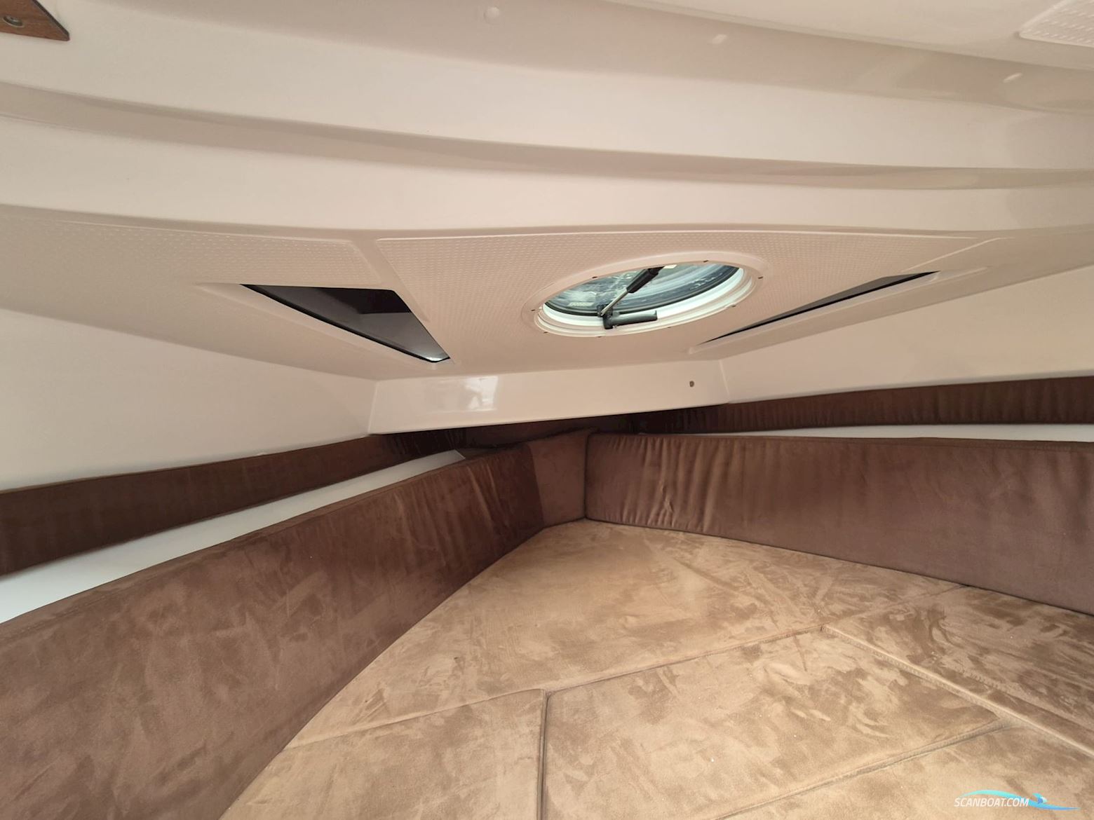 Coaster 600 DC Day Cruiser