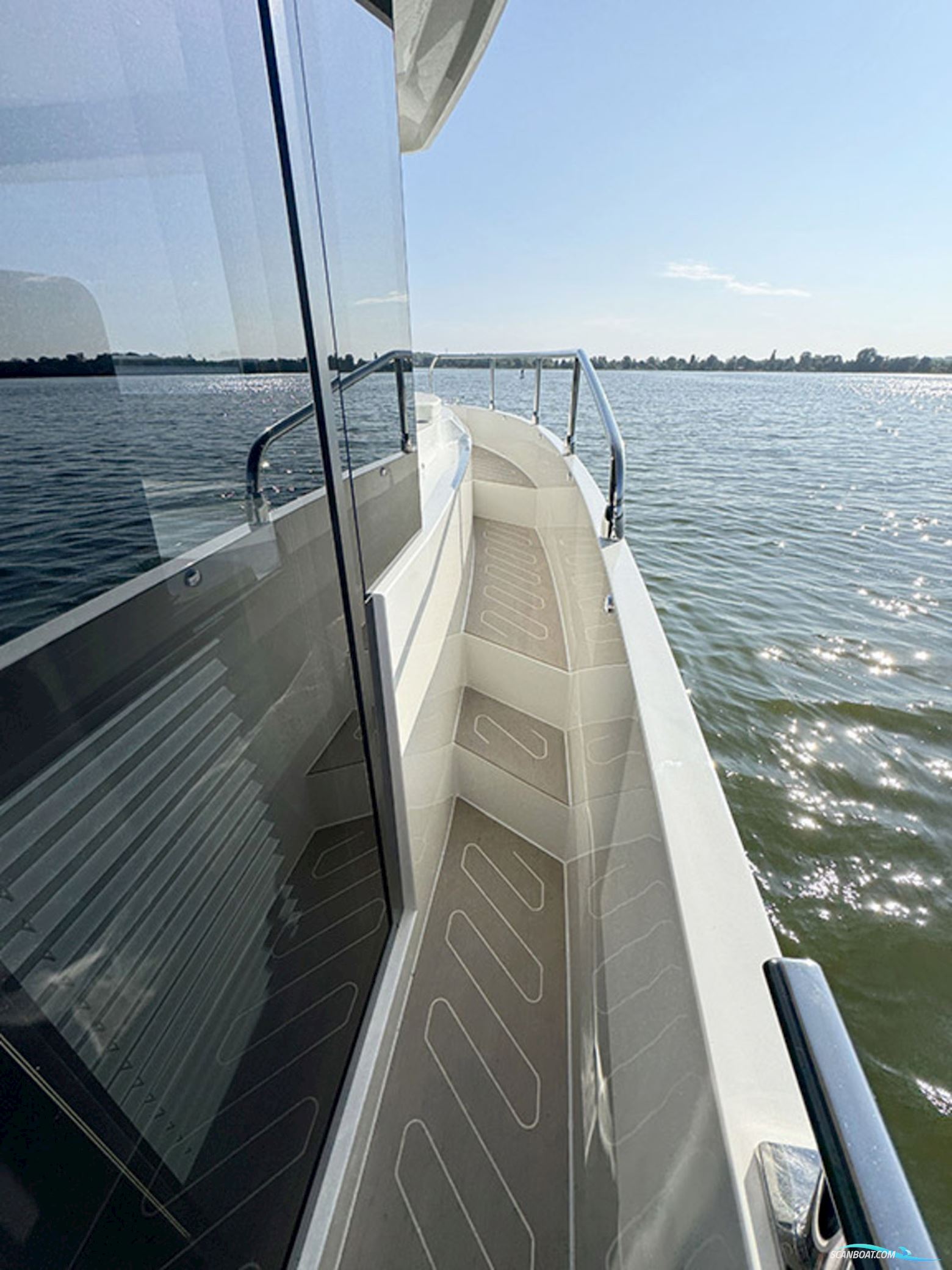 Cobra Yachts Campione 41 Coupe