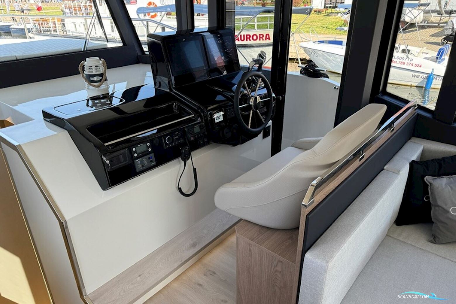 Cobra Yachts Campione 41 Coupe