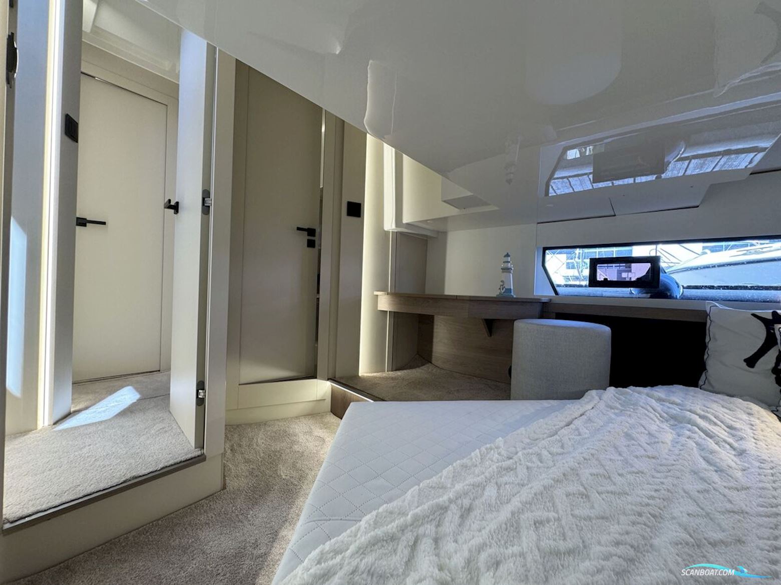 Cobra Yachts Campione 41 Fly