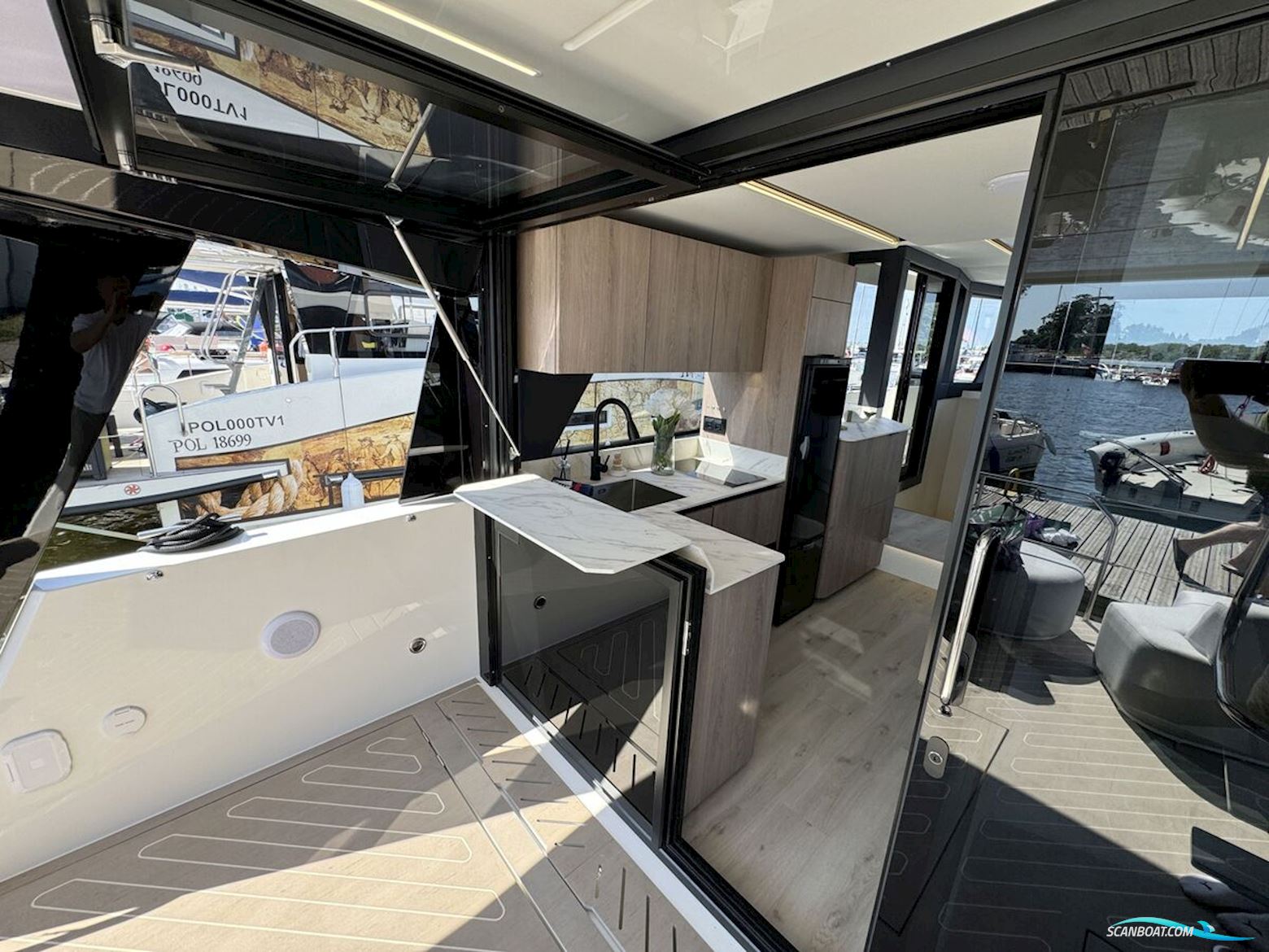 Cobra Yachts Campione 41 Fly