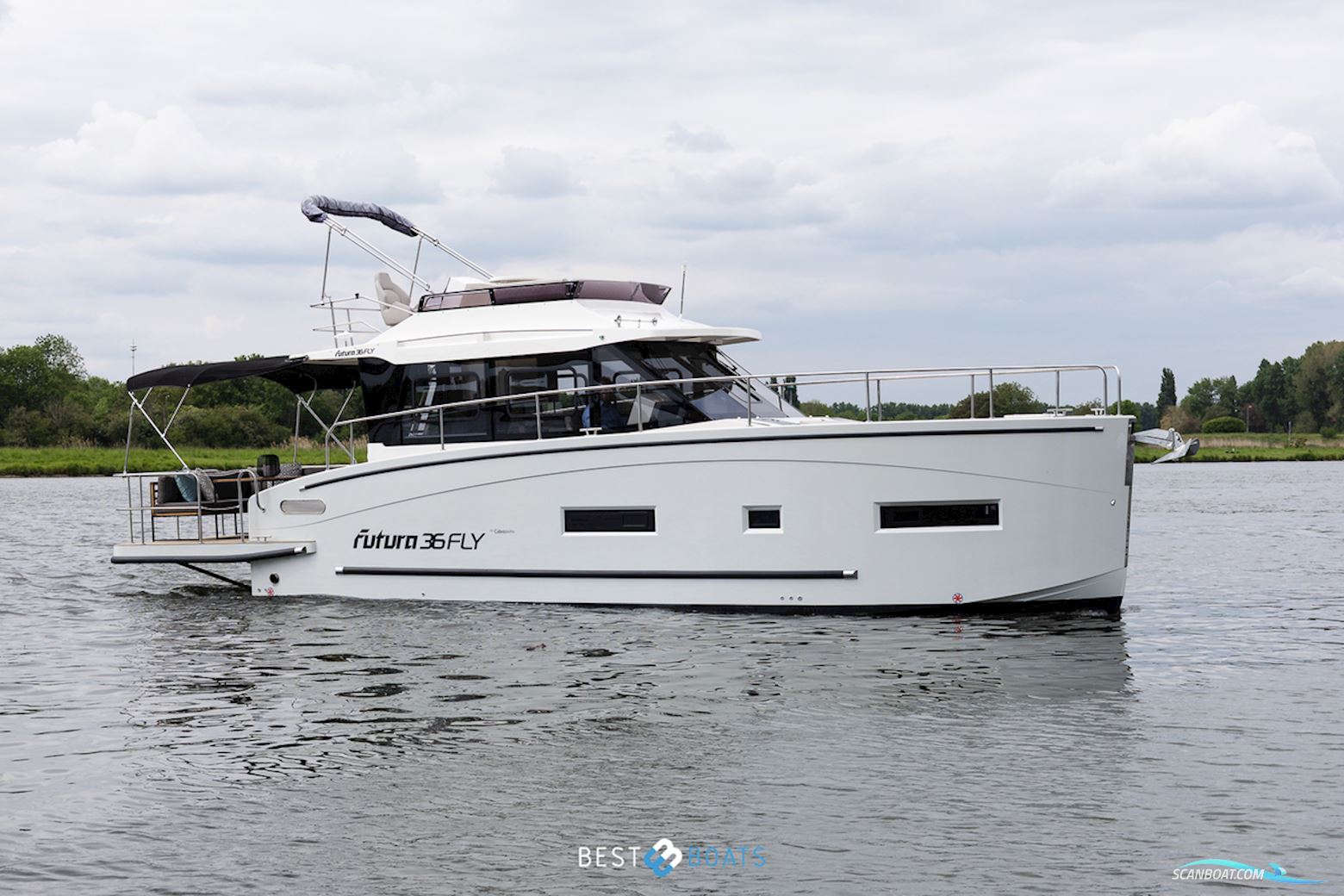 Cobra Yachts Futura 36 Premium Fly Motorboot 2023, mit Yanmar Maakt Betrouwbare en Zuinige Scheepsdieselmotoren Voor Zowel Pleziervaart Als Commerciële Schepen. Ze Staan Bekend om Hun Duurzaamheid, Wereld motor, Niederlande