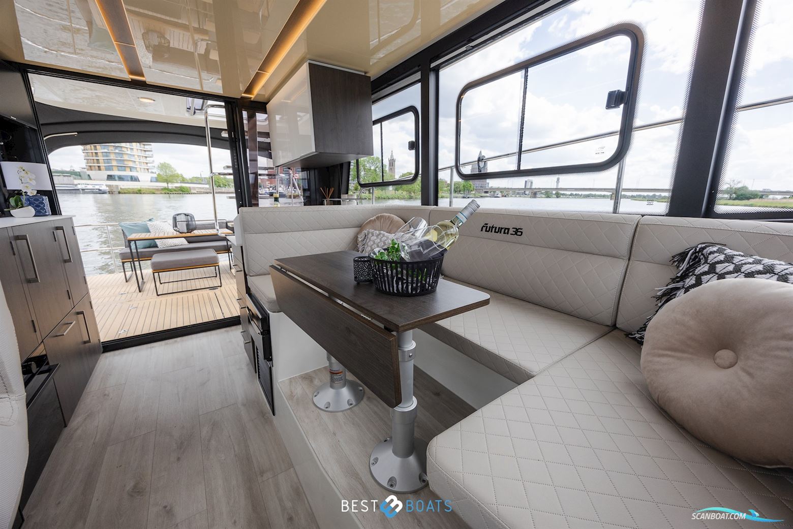 Cobra Yachts Futura 36 Premium Fly