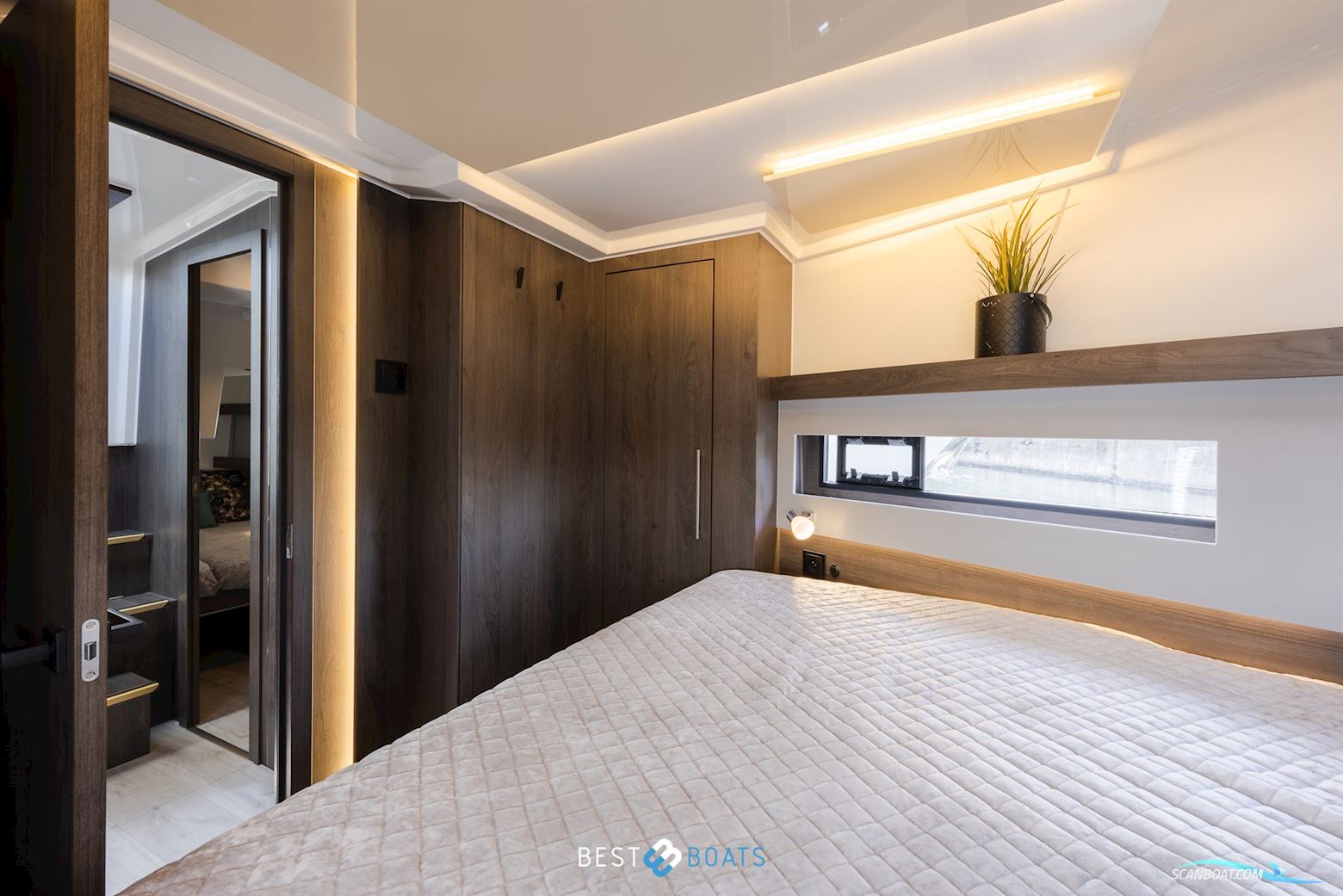 Cobra Yachts Futura 36 Premium Fly