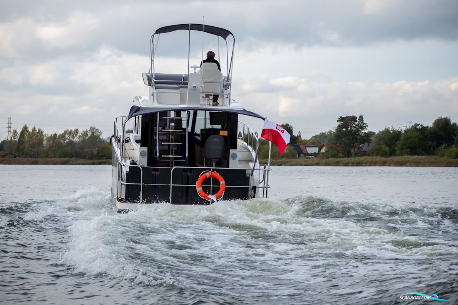 Cobra Yachts Futura 40 Grand Horizon