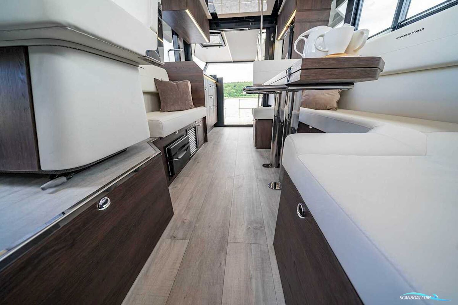 Cobra Yachts Maestro 42 Fly