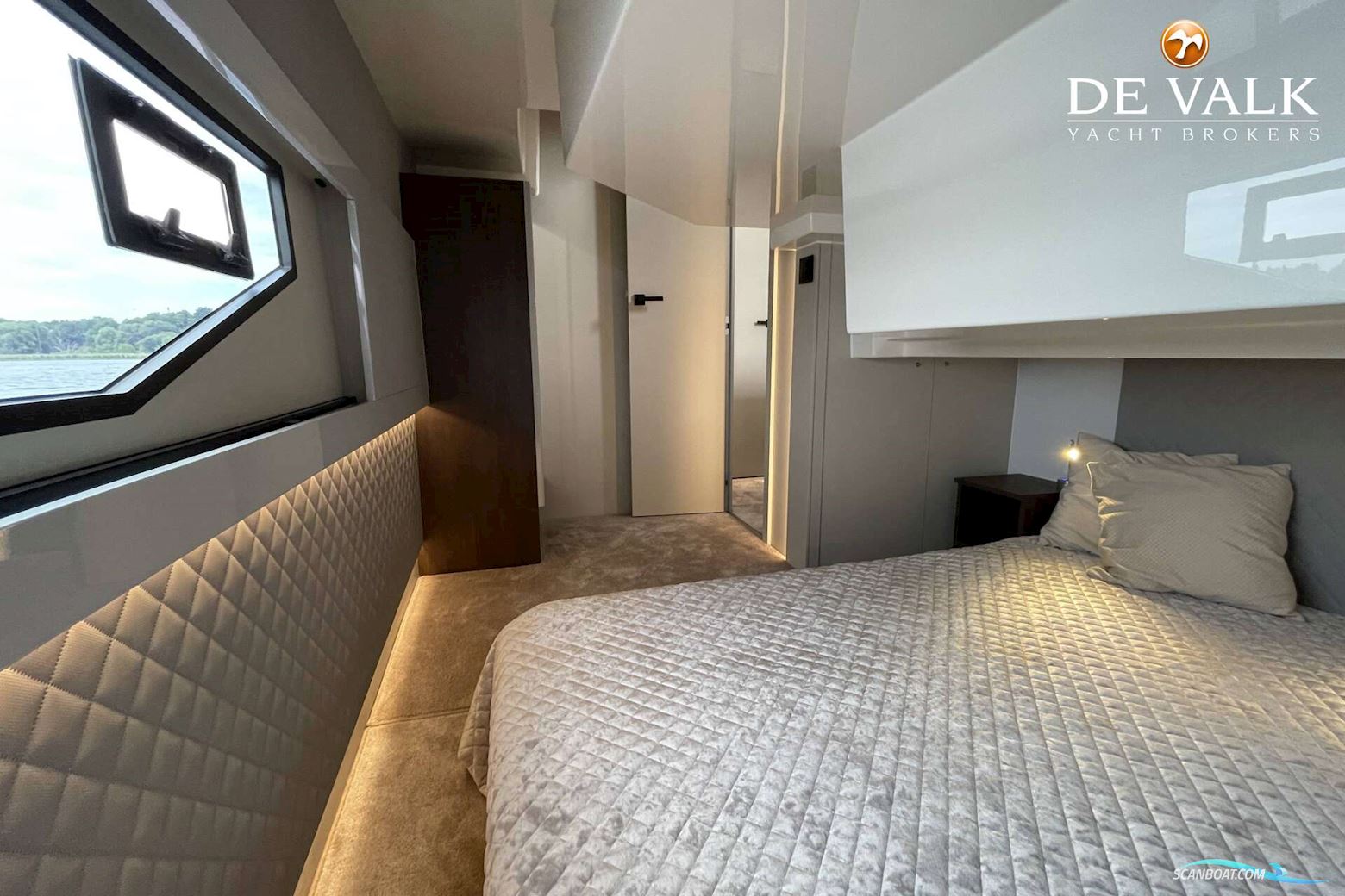 Cobra Yachts Maestro 42