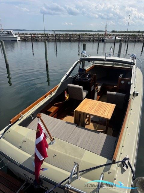 Coronet 24 Midi