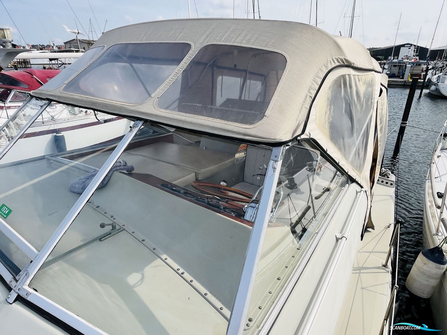 Coronet 32 Oceanfarer