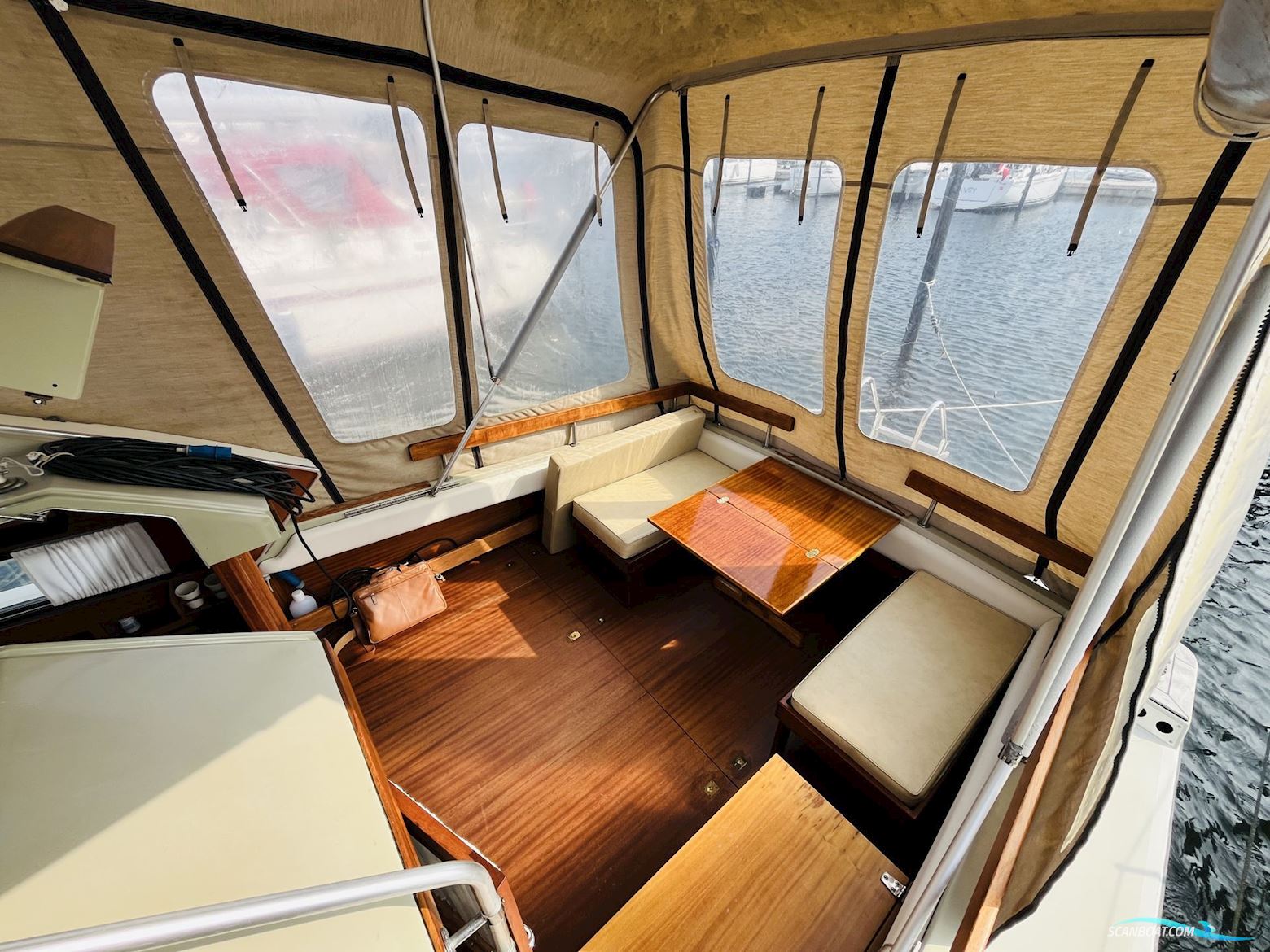 Coronet 32 Oceanfarer