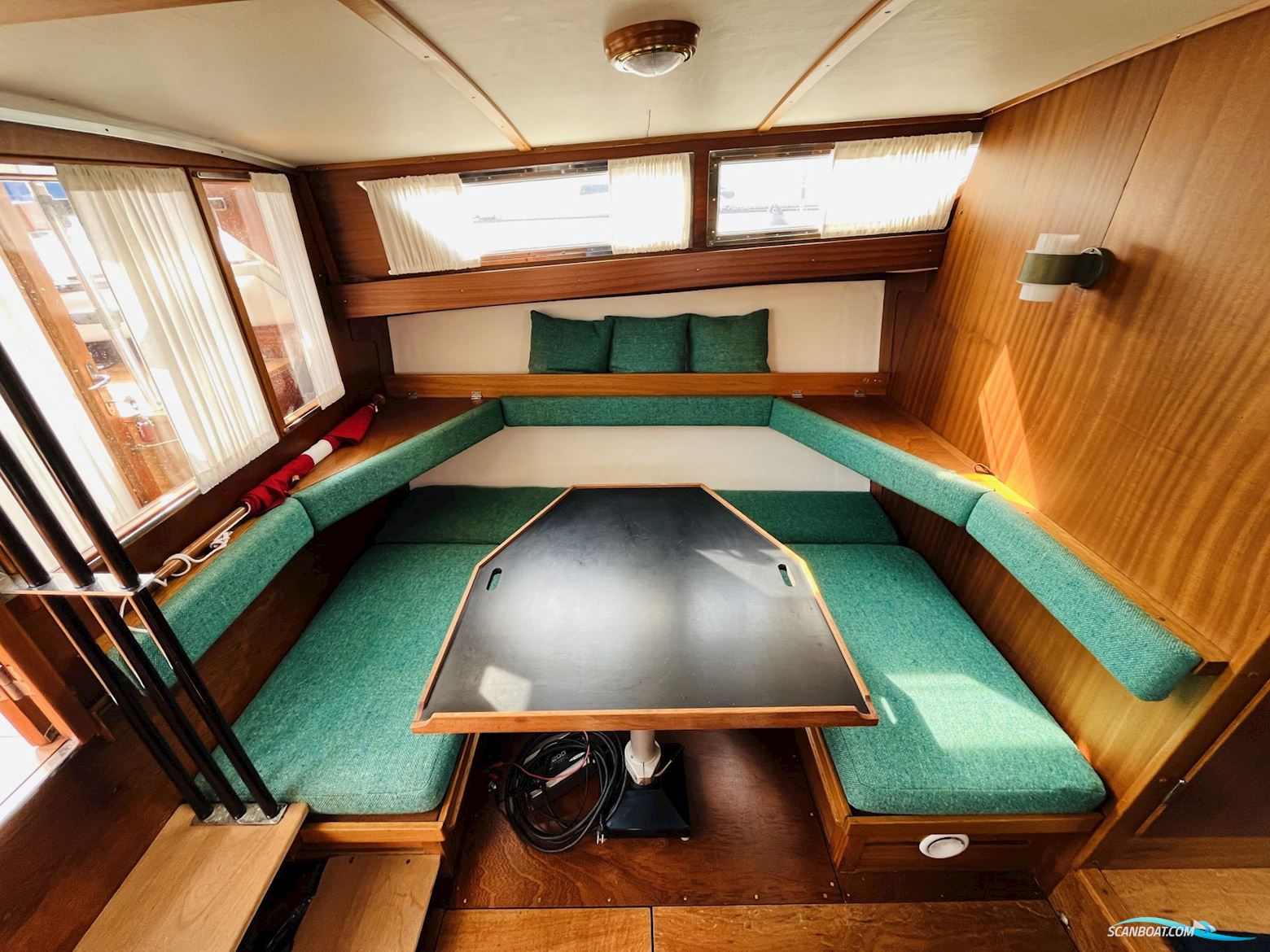 Coronet 32 Oceanfarer