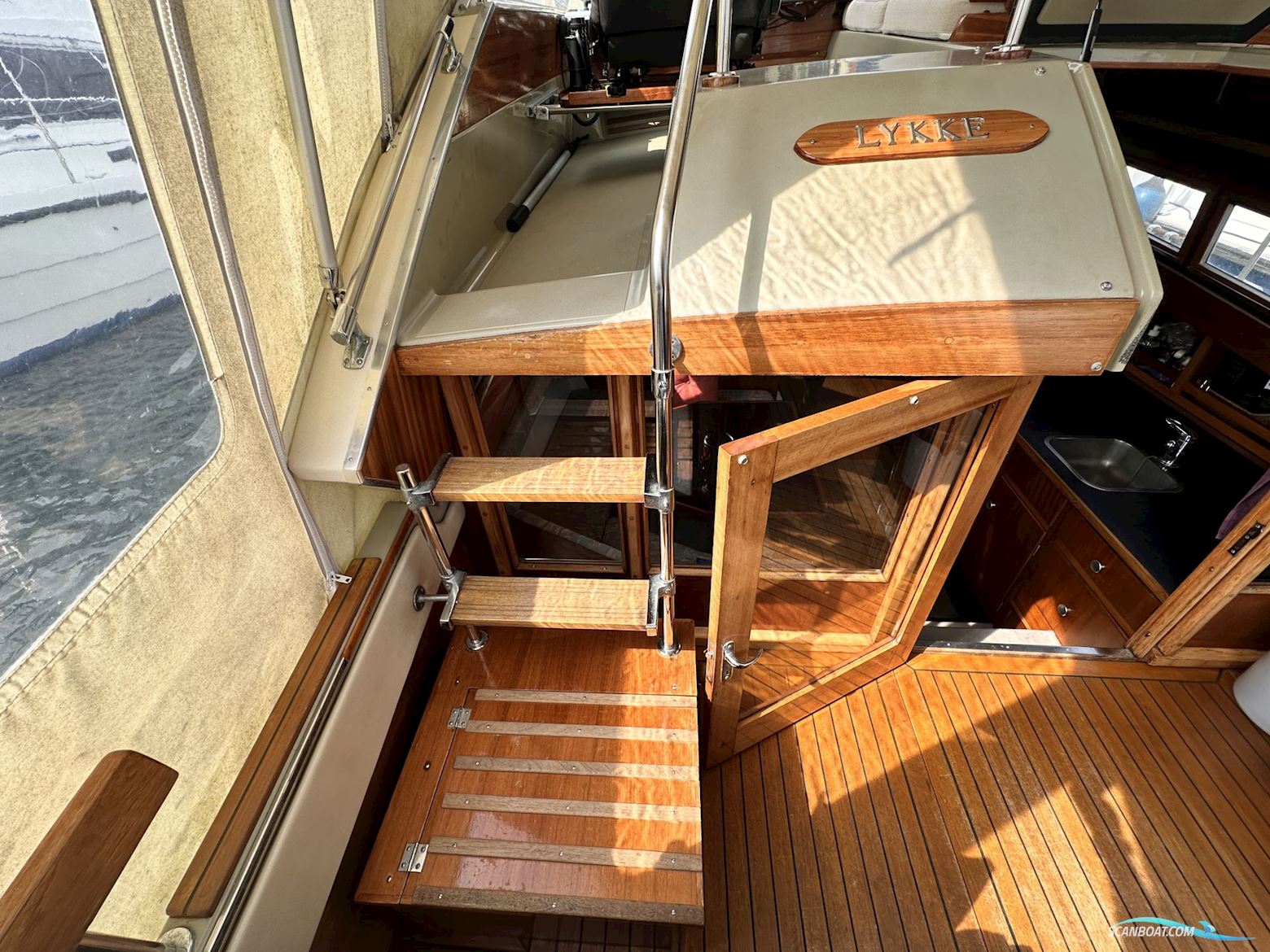 Coronet 32 Oceanfarer