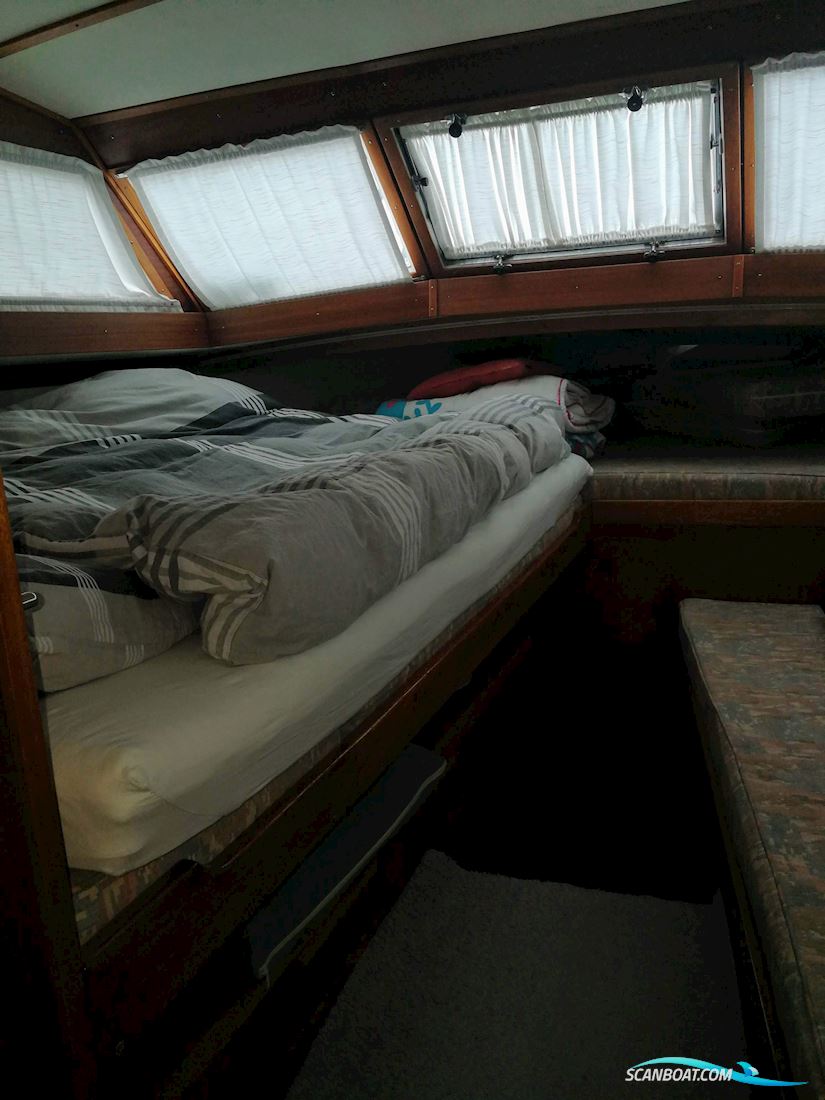 Coronet 32 Oceanfarer