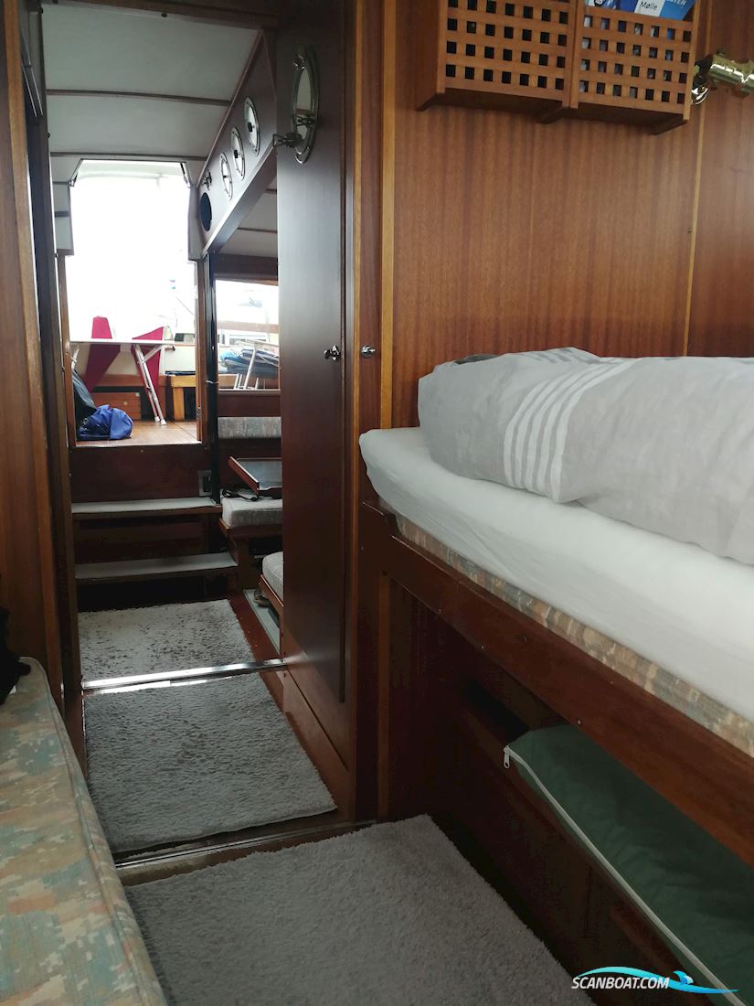 Coronet 32 Oceanfarer