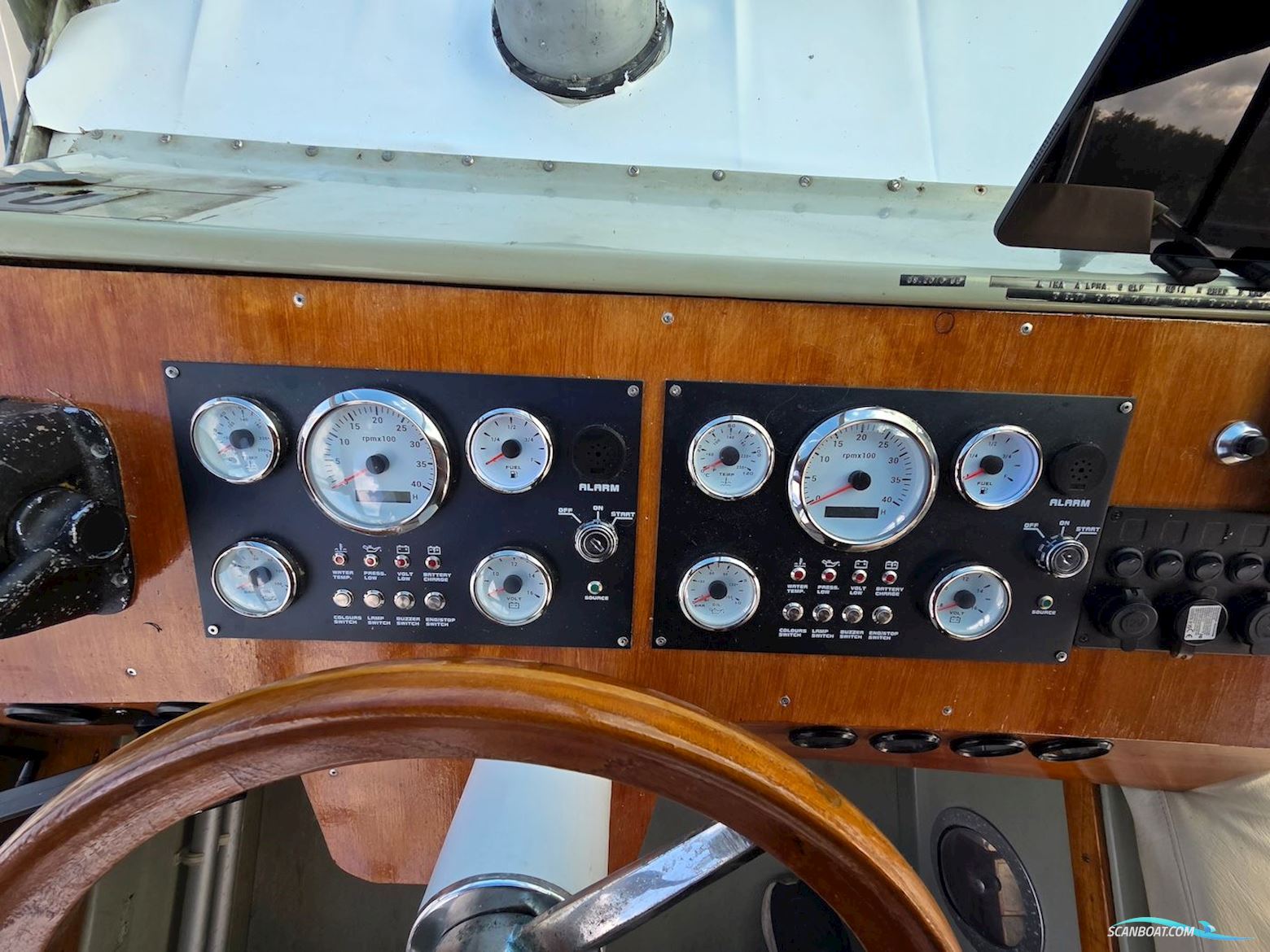 Coronet 32 Oceanfarer