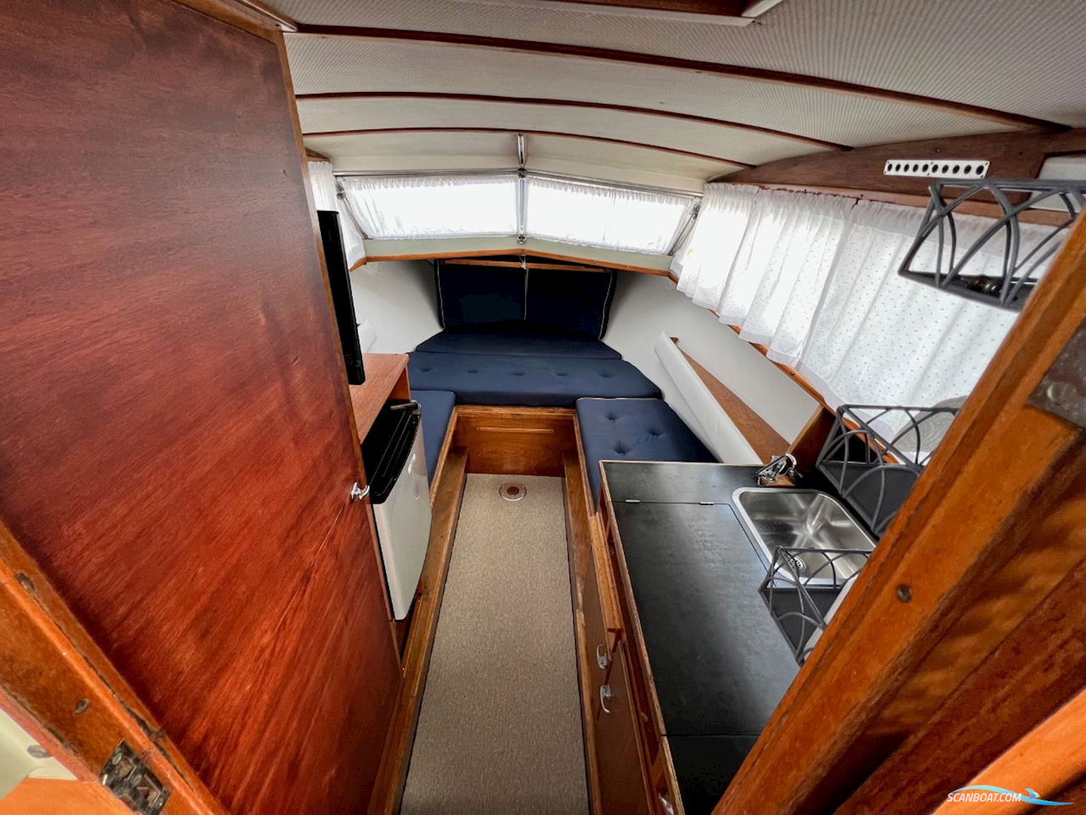 Coronet De Luxe 24 Cabin